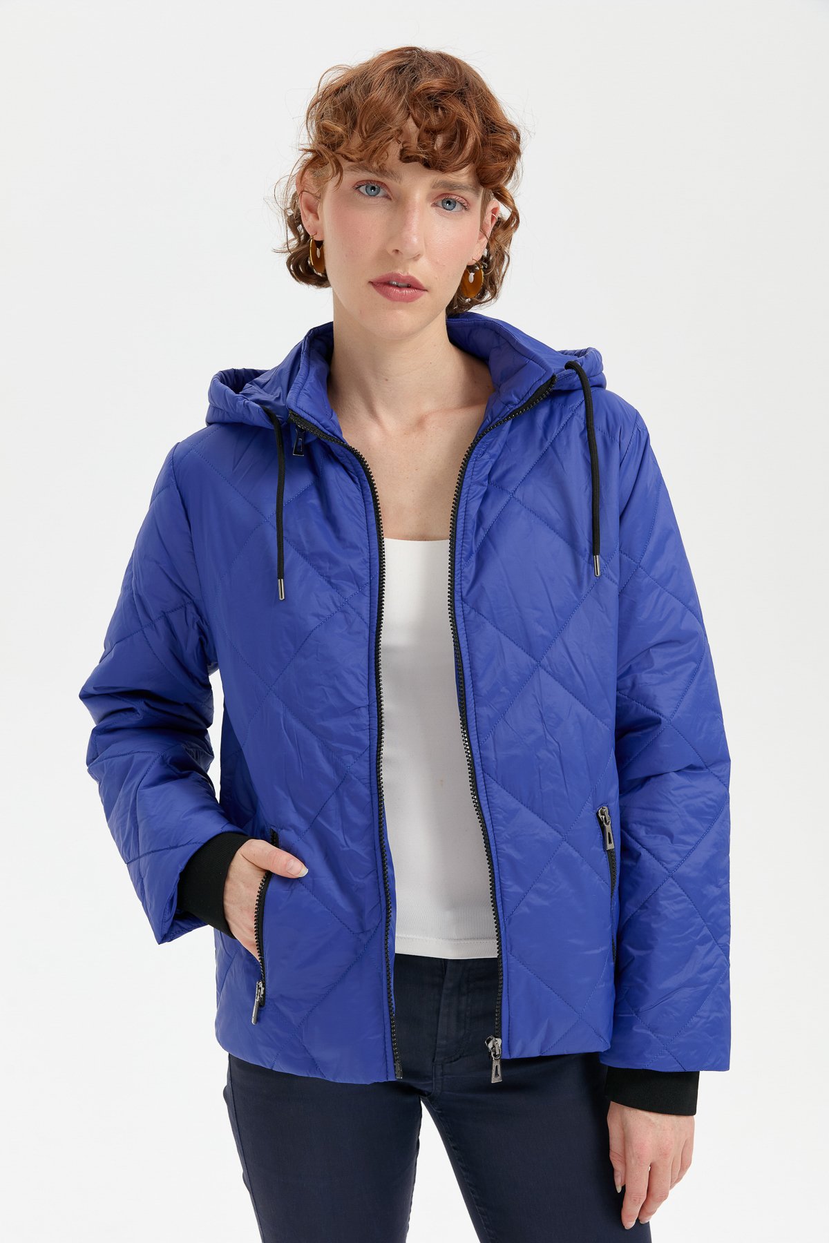 24418Kadın Kapüşonlu Kol Ucu Triko Kısa Kapitone Ceket Saks