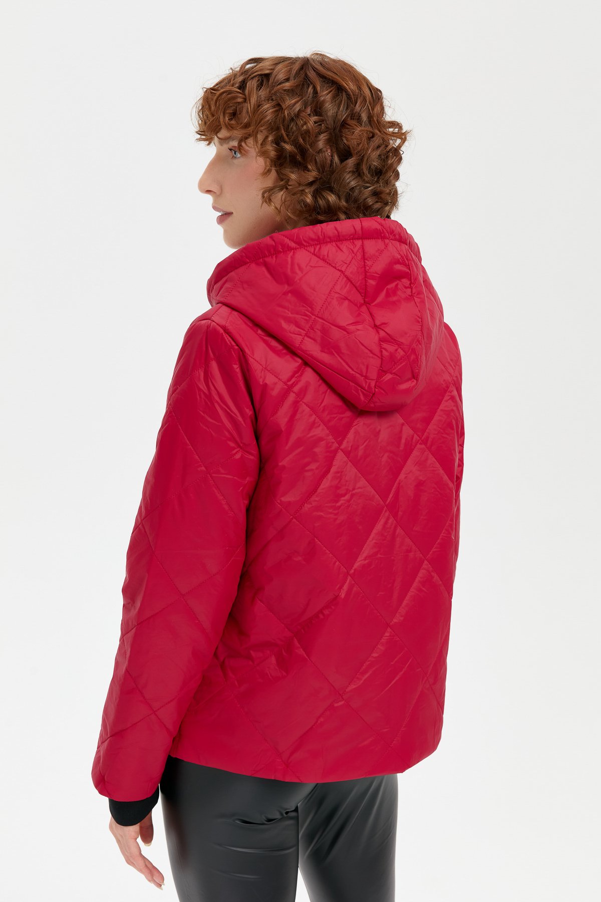 24418Kadın Kapüşonlu Kol Ucu Triko Kısa Kapitone Ceket Kırmızı