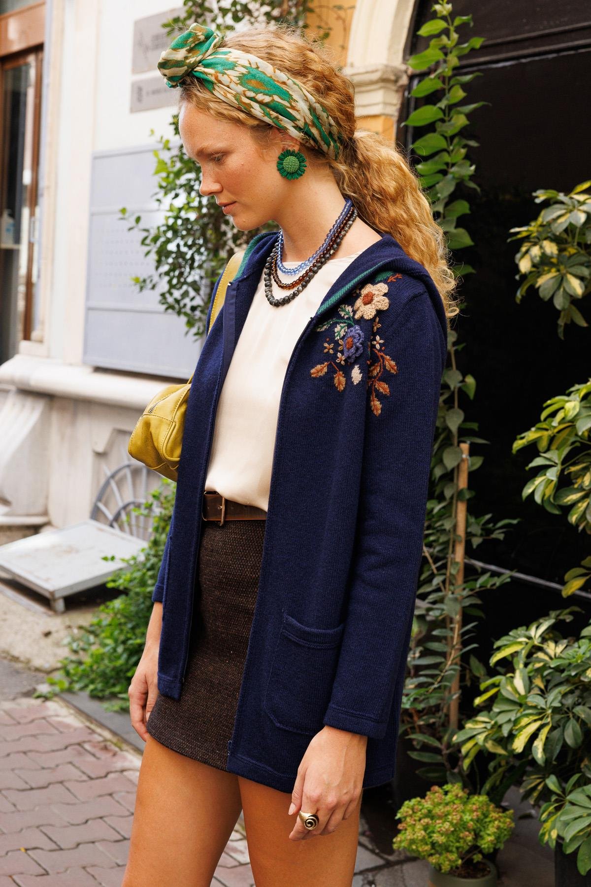 24080Kadın Kapüşonlu Omzu İşlemeli Araboy Yün Hırka Y.A Lacivert