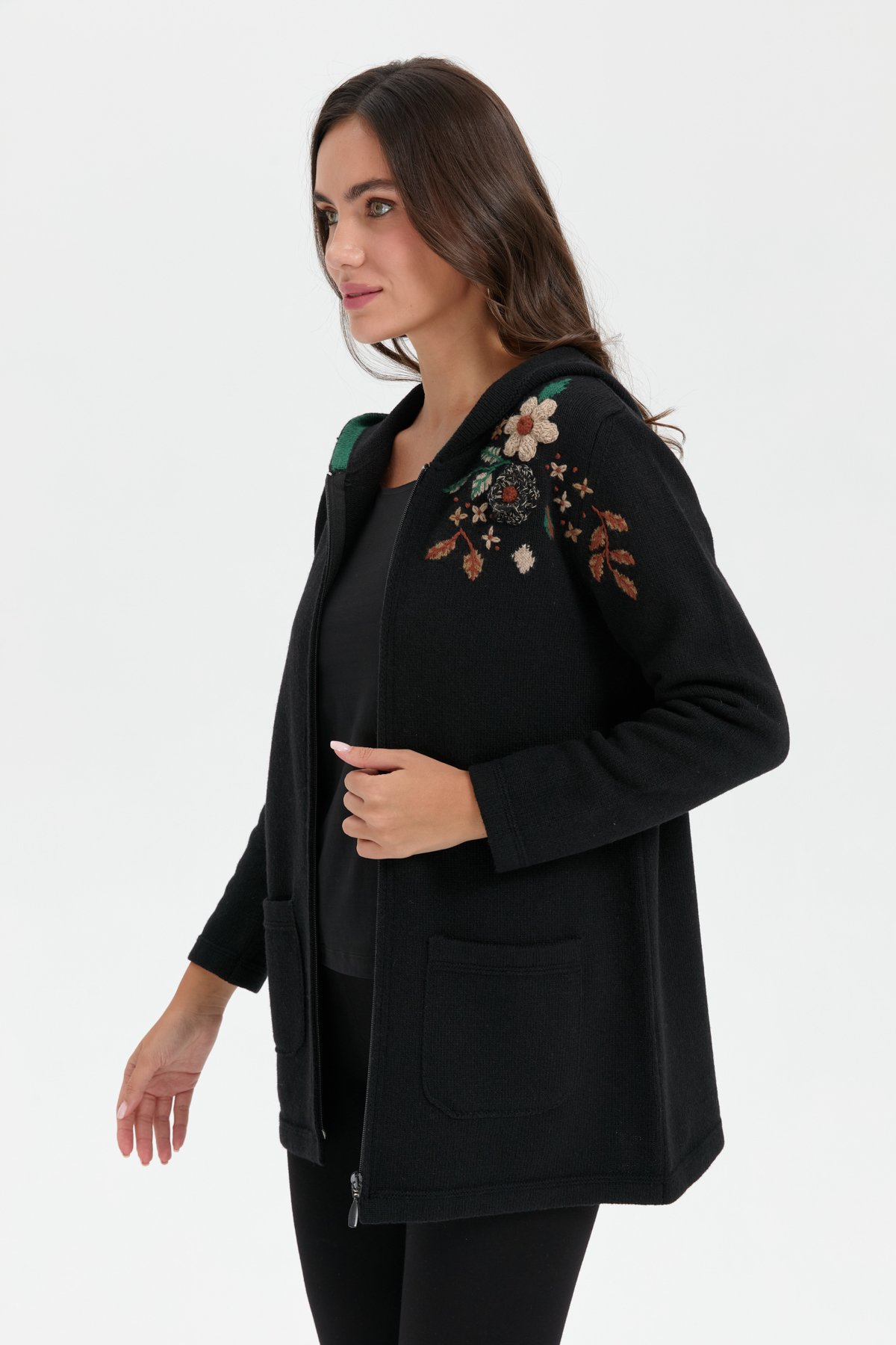 24080Kadın Kapüşonlu Omzu İşlemeli Araboy Yün Hırka Siyah