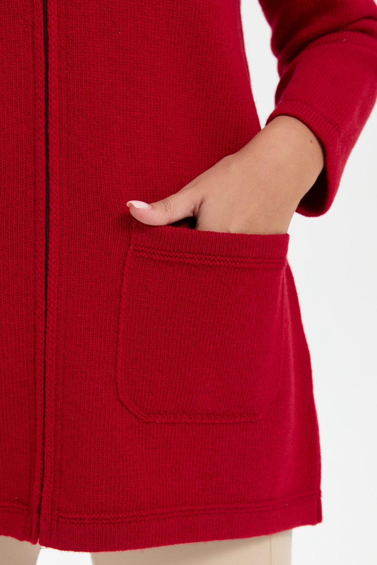 24080Kadın Kapüşonlu Omzu İşlemeli Araboy Yün Hırka K.Kırmızı