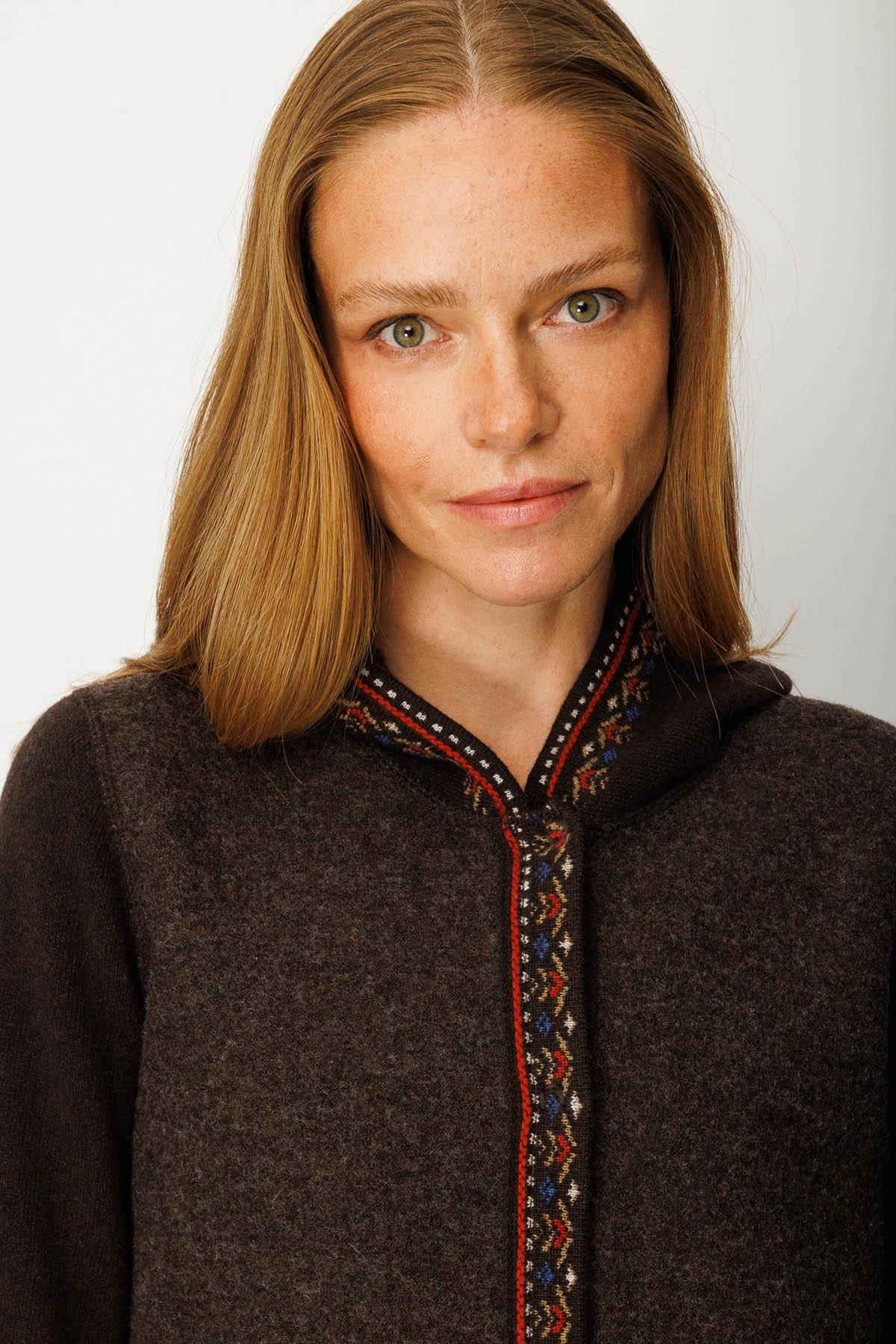 25019Kadın Kapüşonlu Önü Keçe Yün Kaban K.Kahve