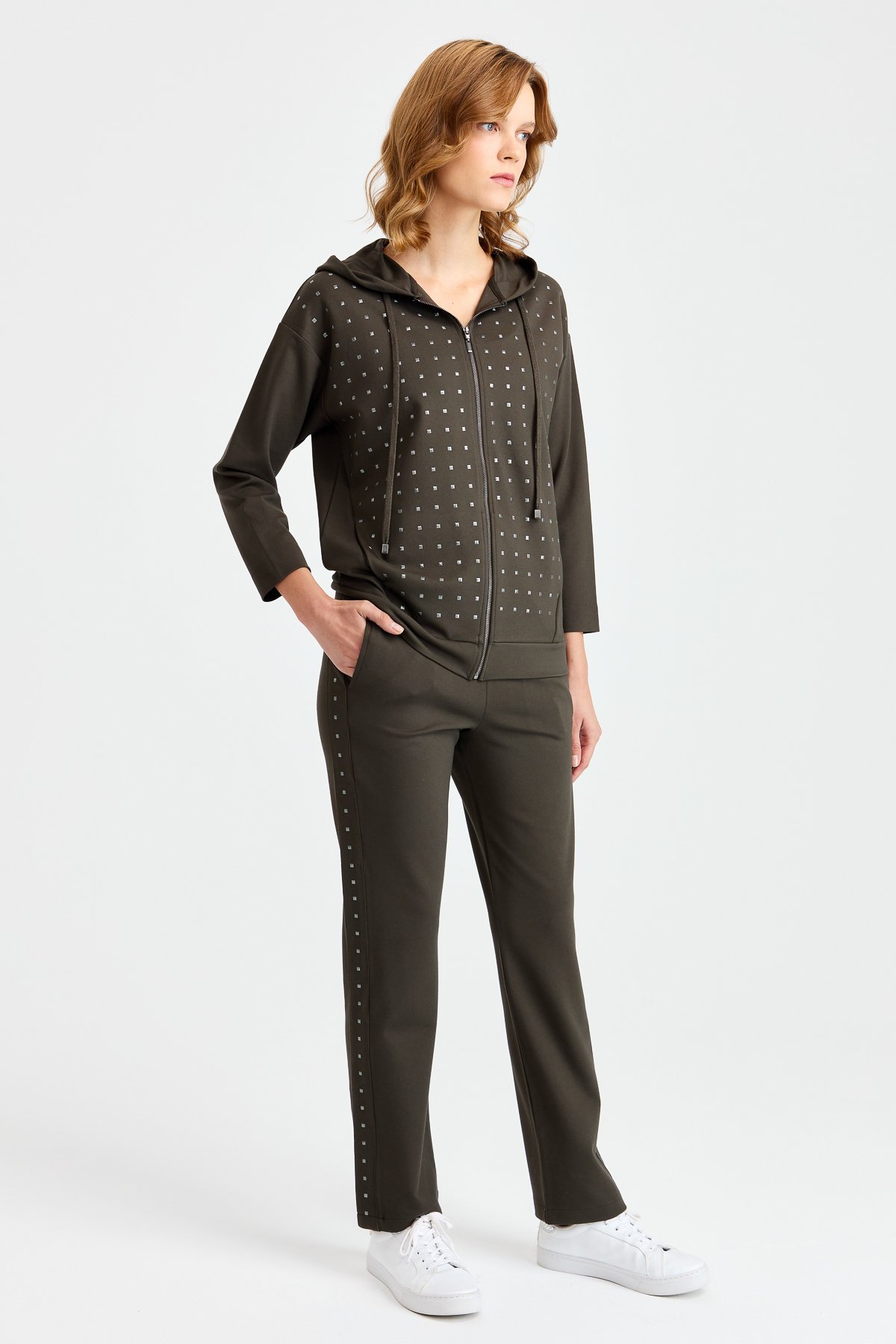 KMK23011Женский свитшот с капюшоном и маленькими квадратными камнями спереди