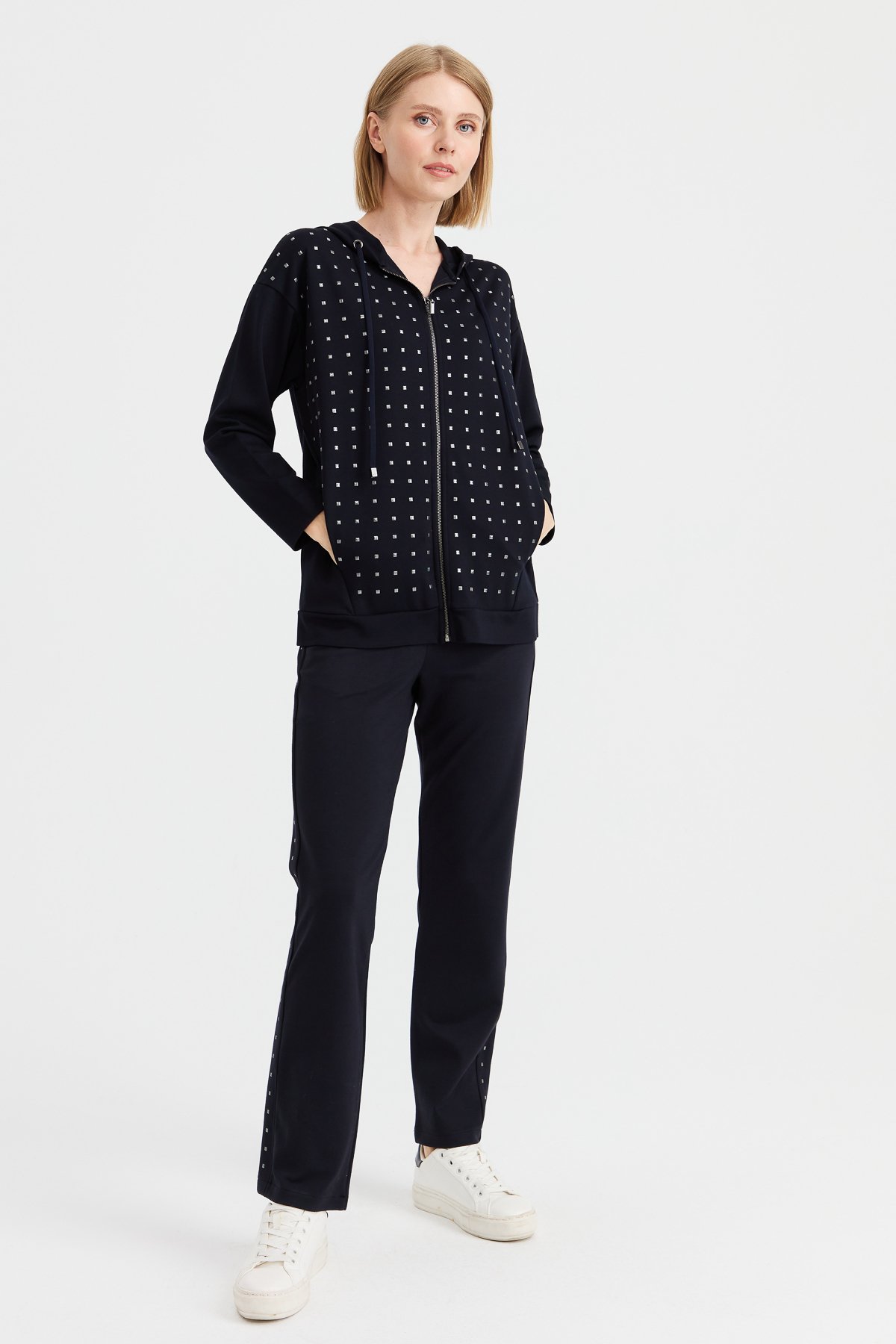 KMK23011Kadın Kapüşonlu Önü Minik Kare Taşlı Sweat Lacivert