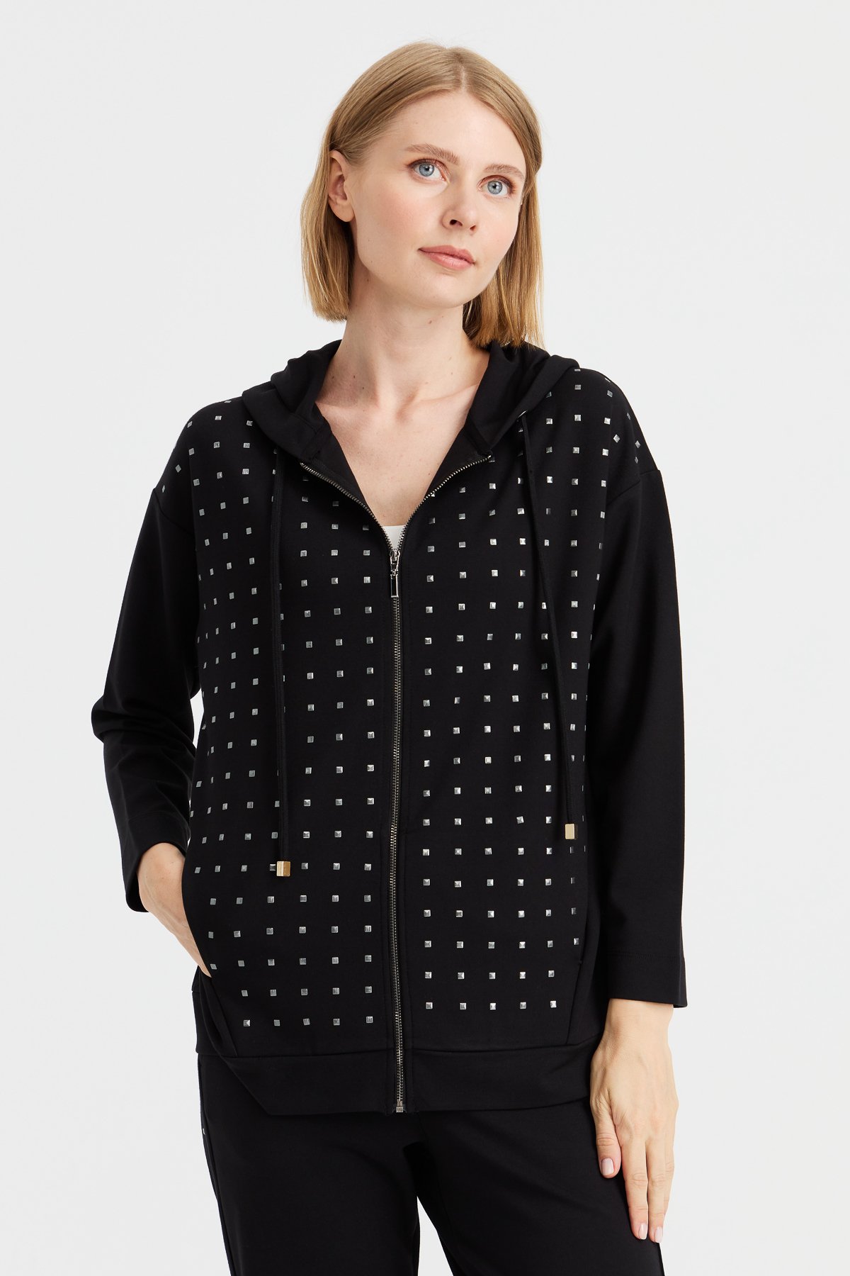 KMK23011Kadın Kapüşonlu Önü Minik Kare Taşlı Sweat Siyah