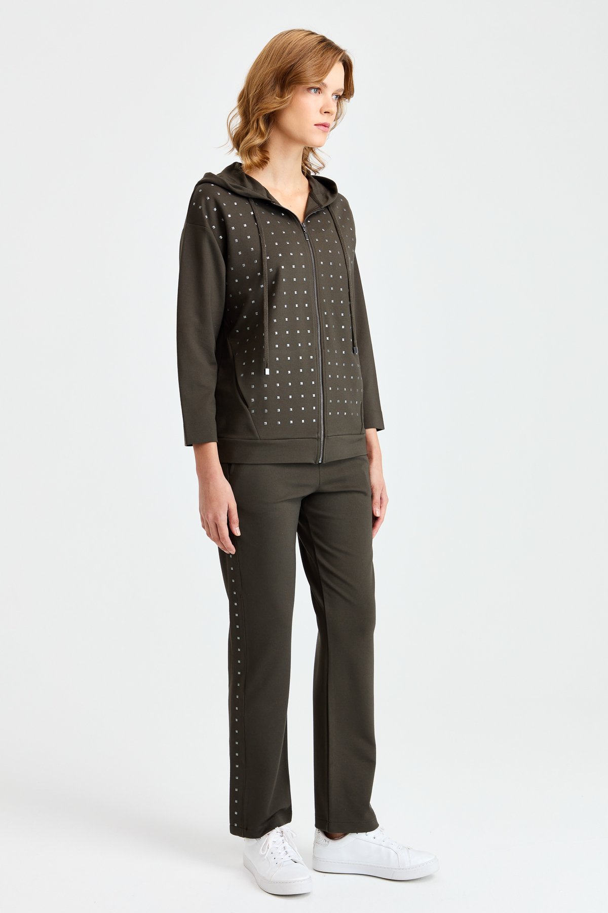 KMK23011Женский свитшот с капюшоном и маленькими квадратными камнями спереди