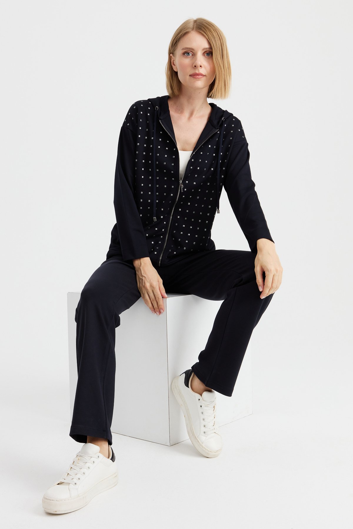 KMK23011Kadın Kapüşonlu Önü Minik Kare Taşlı Sweat Lacivert