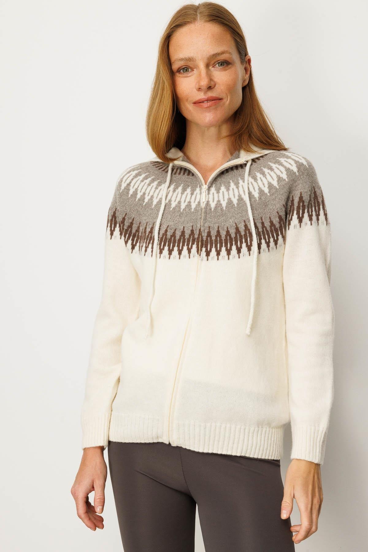 25230Kadın Kapüşonlu Robası Baklavalı Hırka Kemik