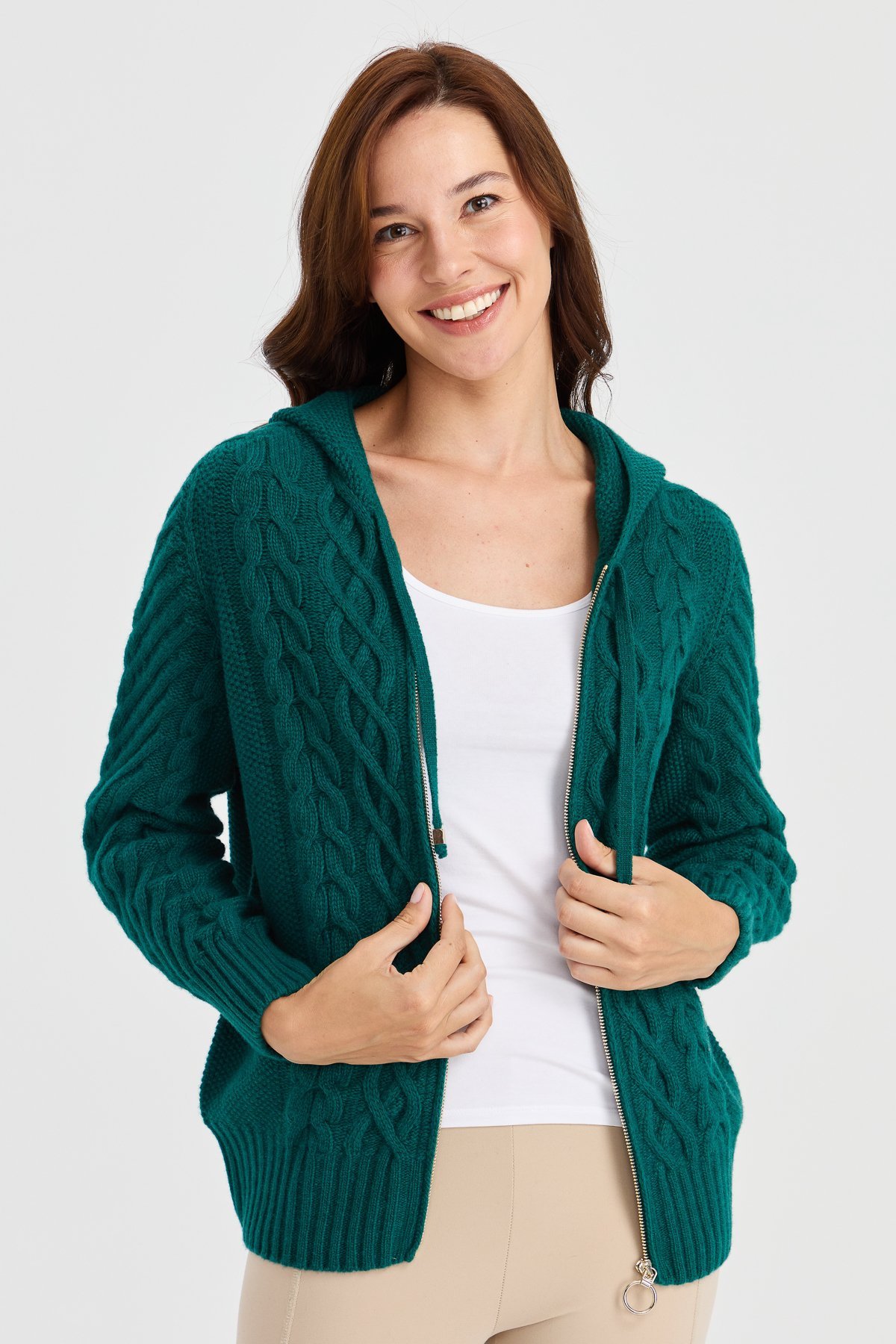 23198Kadın Kapüşonlu Saç Yürütme Örgülü Yün Ceket K.Ö.başı