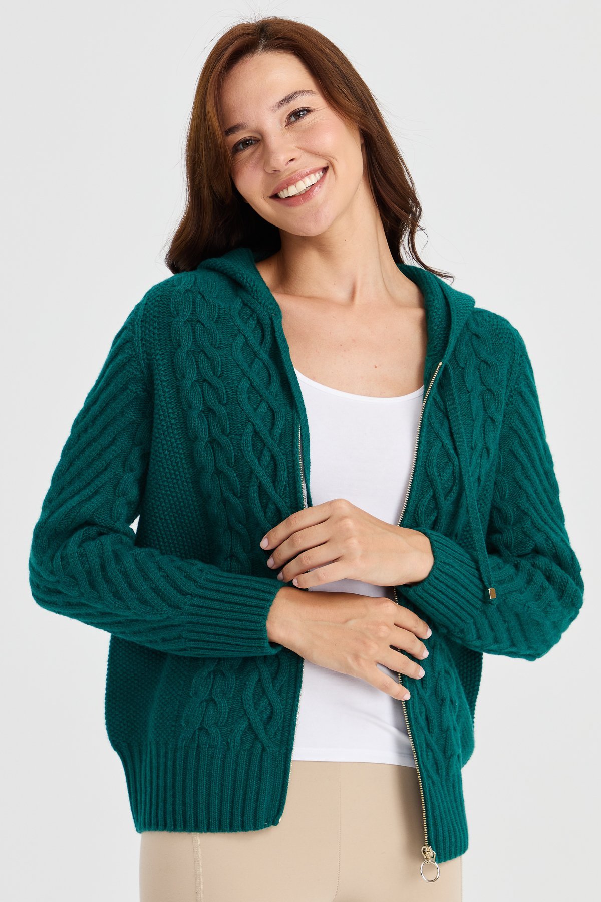 23198Kadın Kapüşonlu Saç Yürütme Örgülü Yün Ceket K.Ö.başı