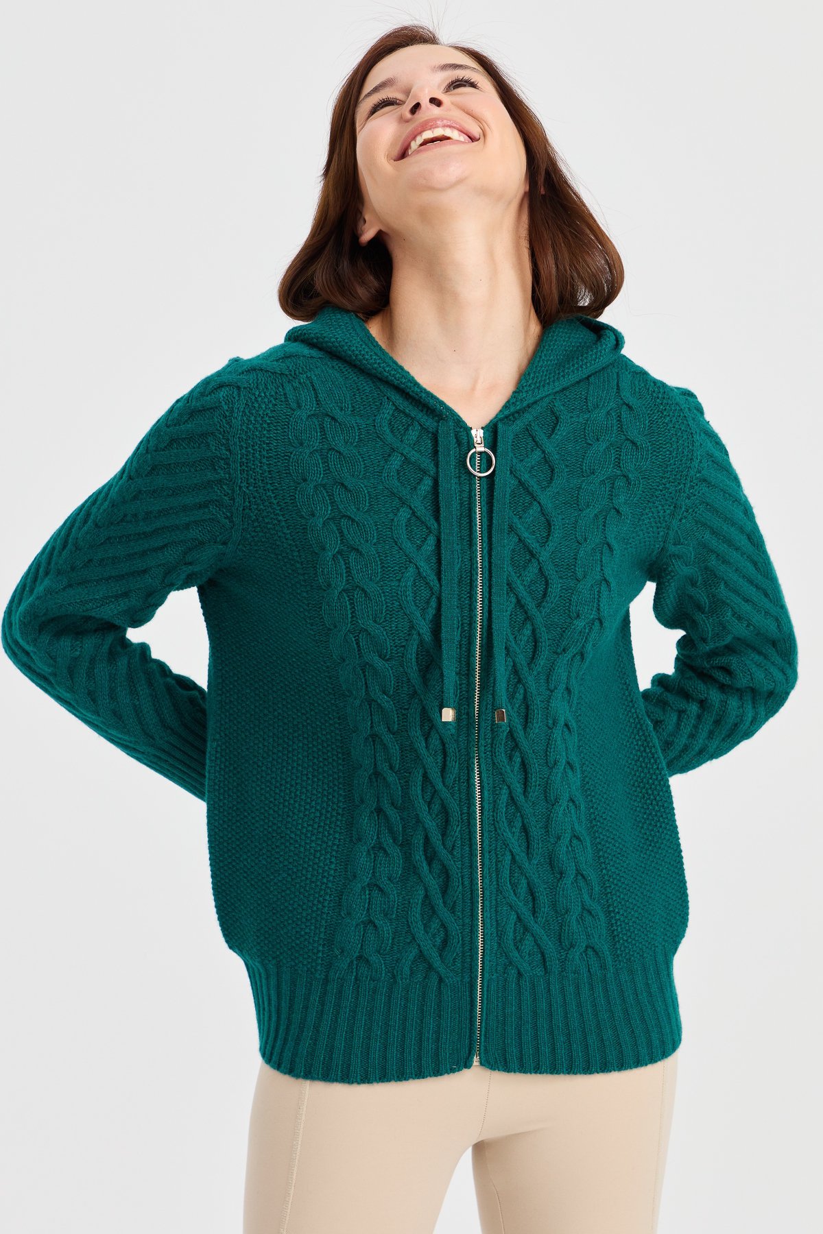 23198Kadın Kapüşonlu Saç Yürütme Örgülü Yün Ceket K.Ö.başı