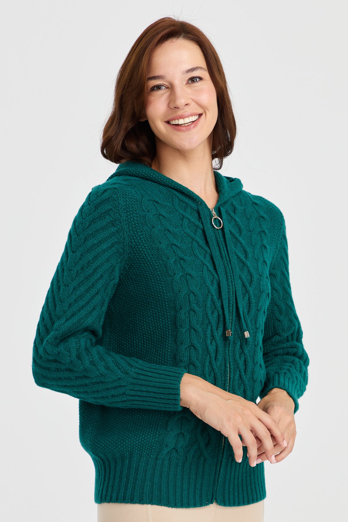 23198Kadın Kapüşonlu Saç Yürütme Örgülü Yün Ceket K.Ö.başı