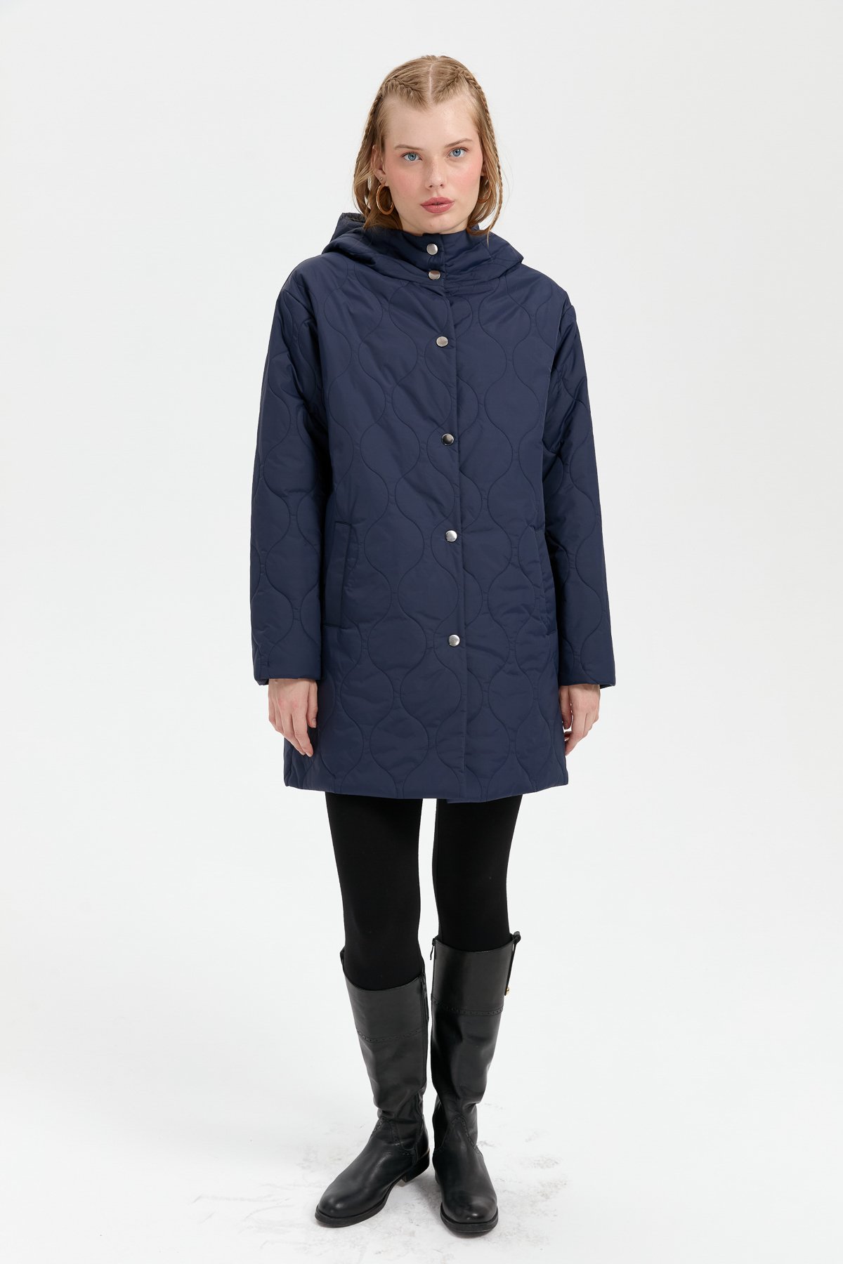 24411Kadın Kapüşonlu Soğan Desenli Araboy Kapitone Kaban Lacivert