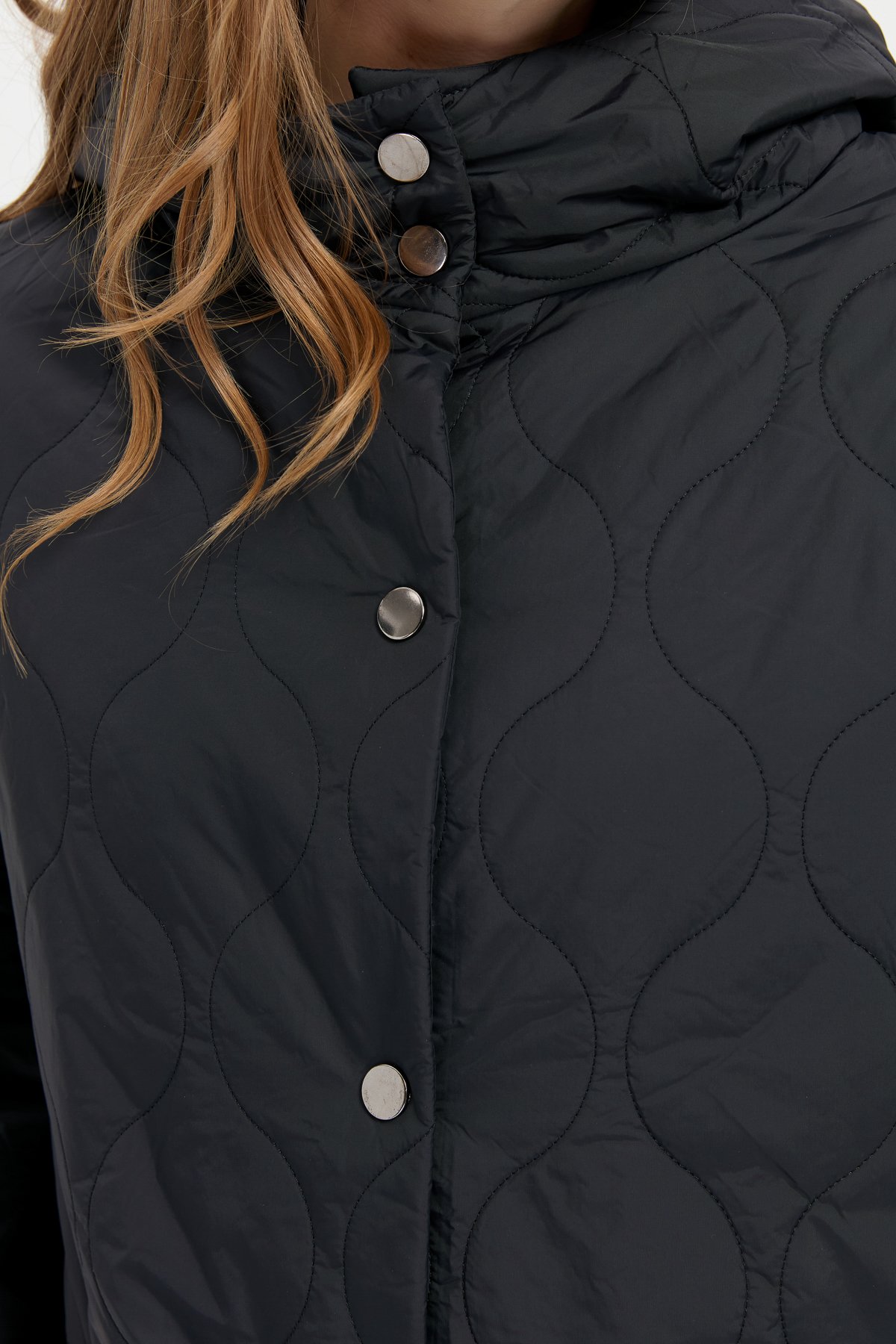 24411Kadın Kapüşonlu Soğan Desenli Araboy Kapitone Kaban Siyah