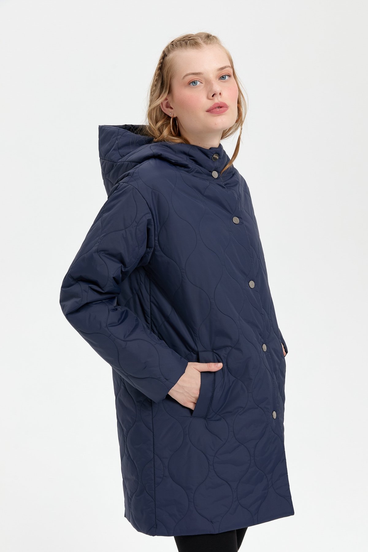 24411Kadın Kapüşonlu Soğan Desenli Araboy Kapitone Kaban Lacivert