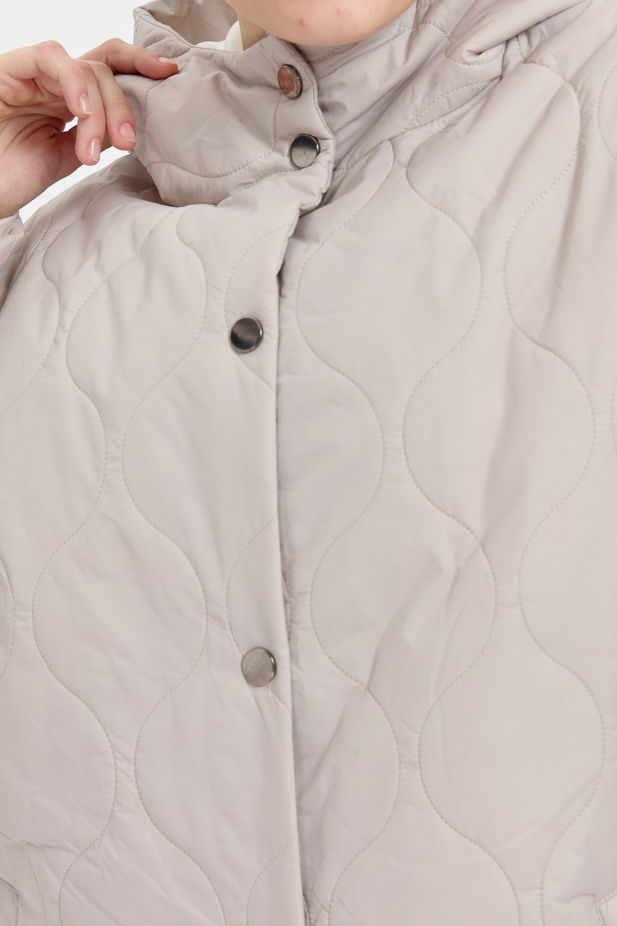 24411Kadın Kapüşonlu Soğan Desenli Araboy Kapitone Kaban Taş