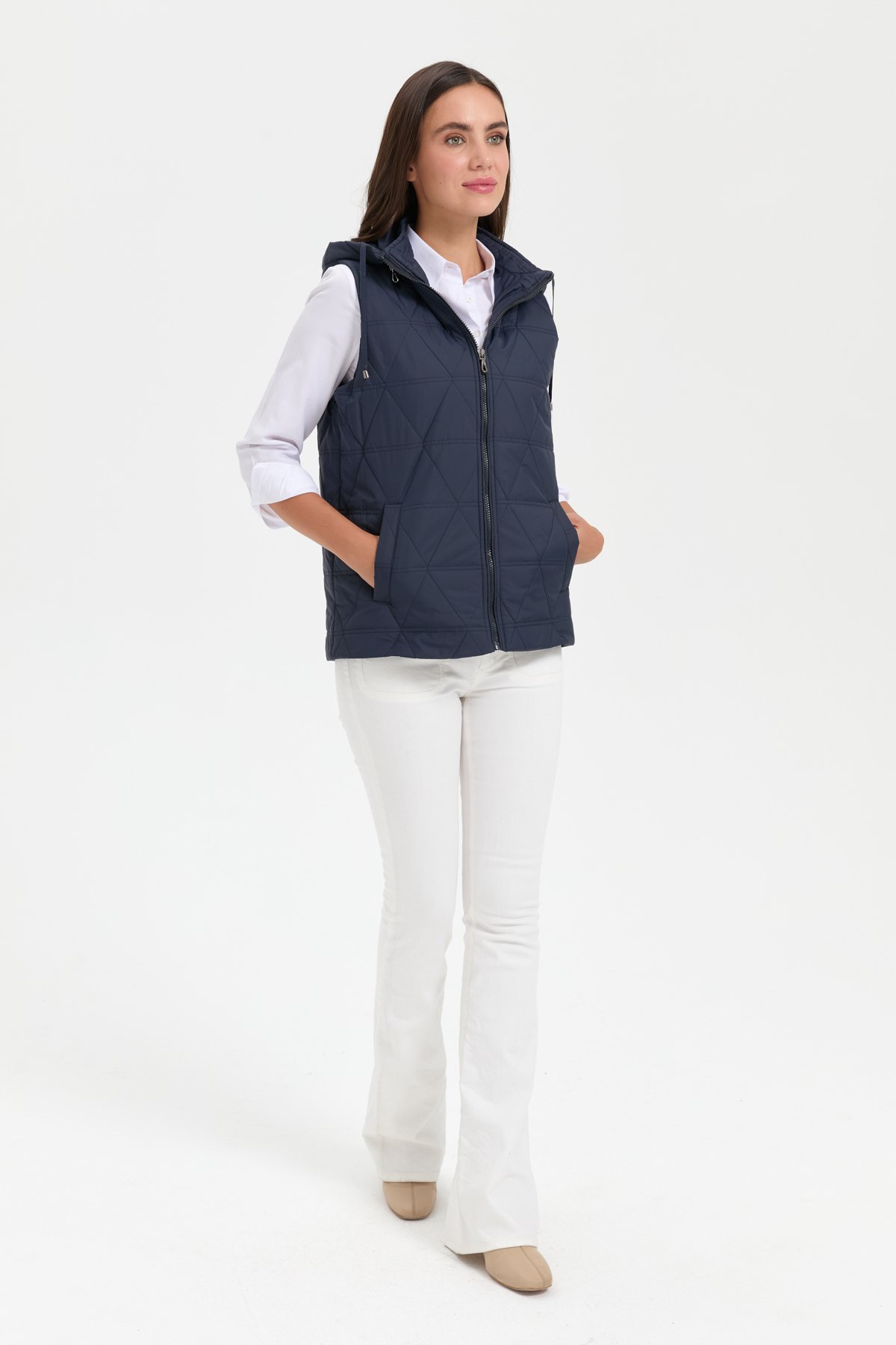 24414Kadın Kapüşonlu Üçgen Desenli Kısa Kapitone Yelek Lacivert