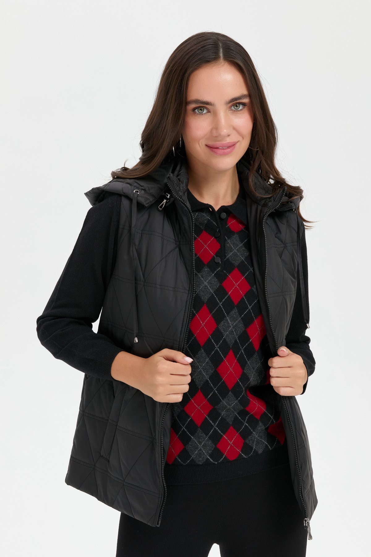 24414Kadın Kapüşonlu Üçgen Desenli Kısa Kapitone Yelek Siyah