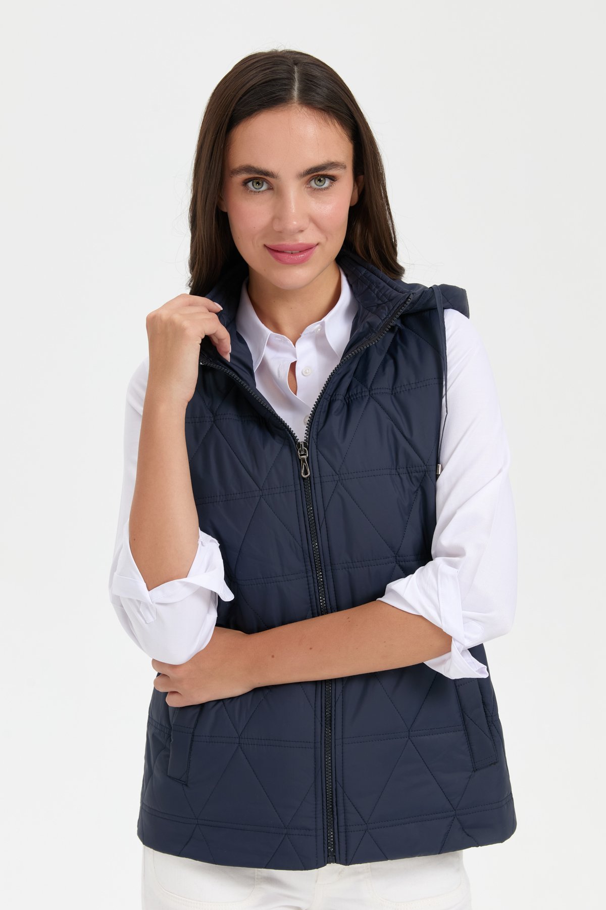 24414Kadın Kapüşonlu Üçgen Desenli Kısa Kapitone Yelek Lacivert