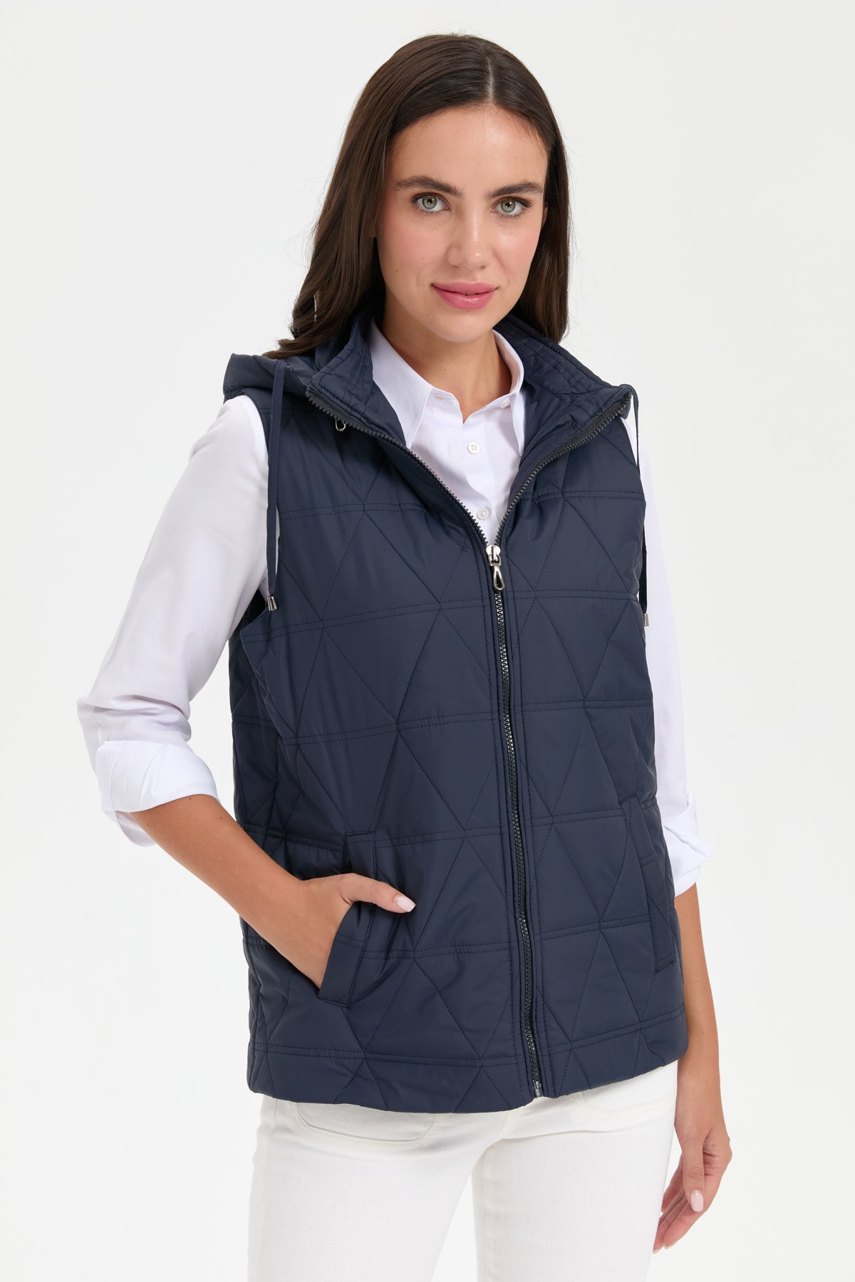 24414Kadın Kapüşonlu Üçgen Desenli Kısa Kapitone Yelek Lacivert