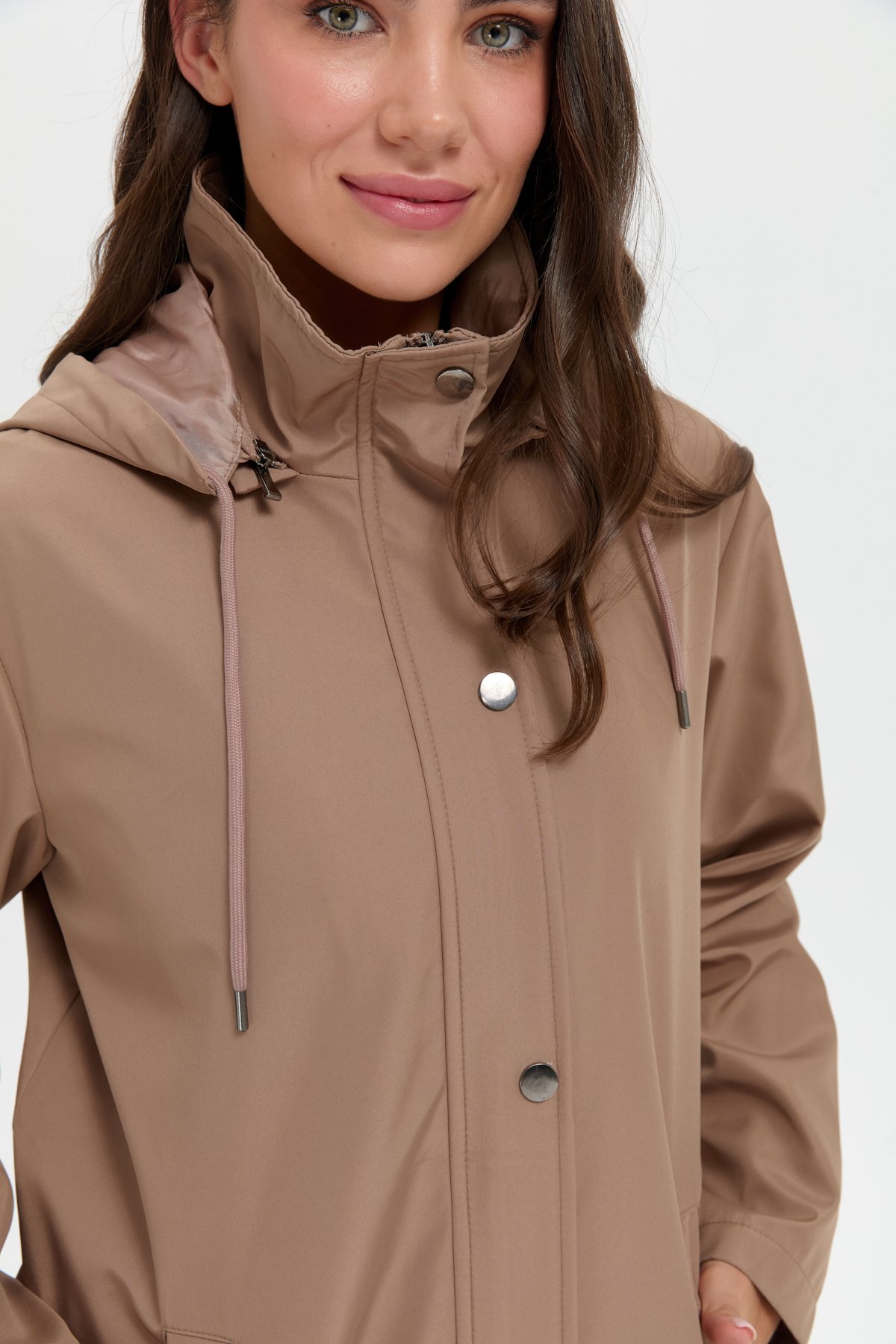 24417Kadın Kapüşonlu Yan Cepli Kısa Trençkot Vizon