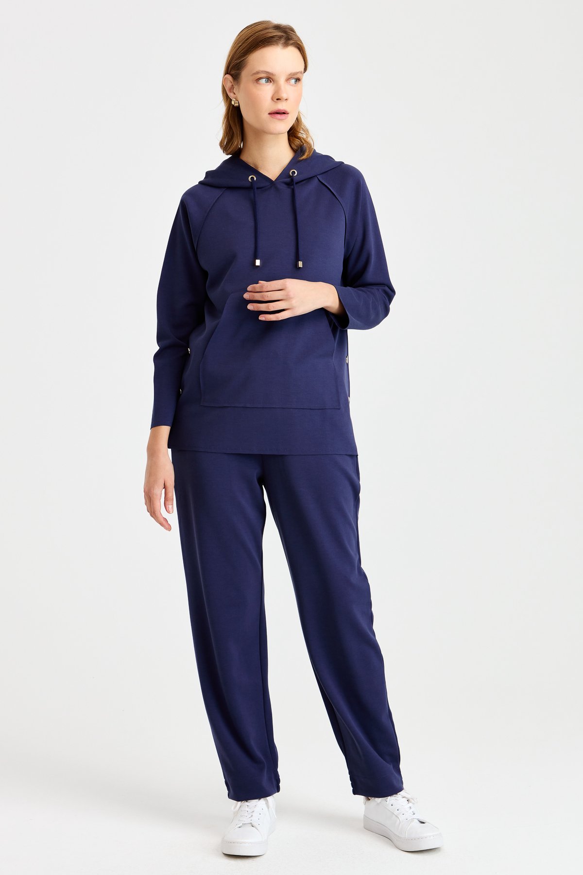 KMK23004Женский свитшот с капюшоном и боковыми карманами на кнопках