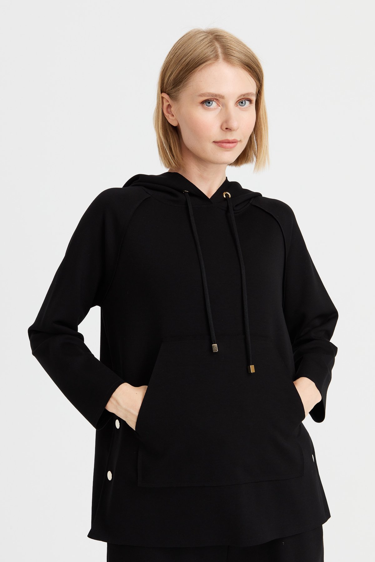 KMK23004Kadın Kapüşonlu Yanı Çıtçıtlı Cepli Sweat Siyah