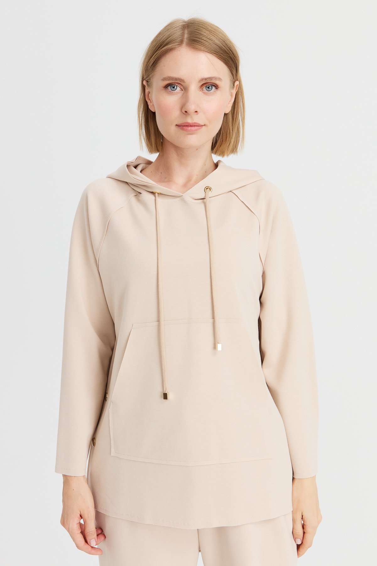 KMK23004Kadın Kapüşonlu Yanı Çıtçıtlı Cepli Sweat Bej