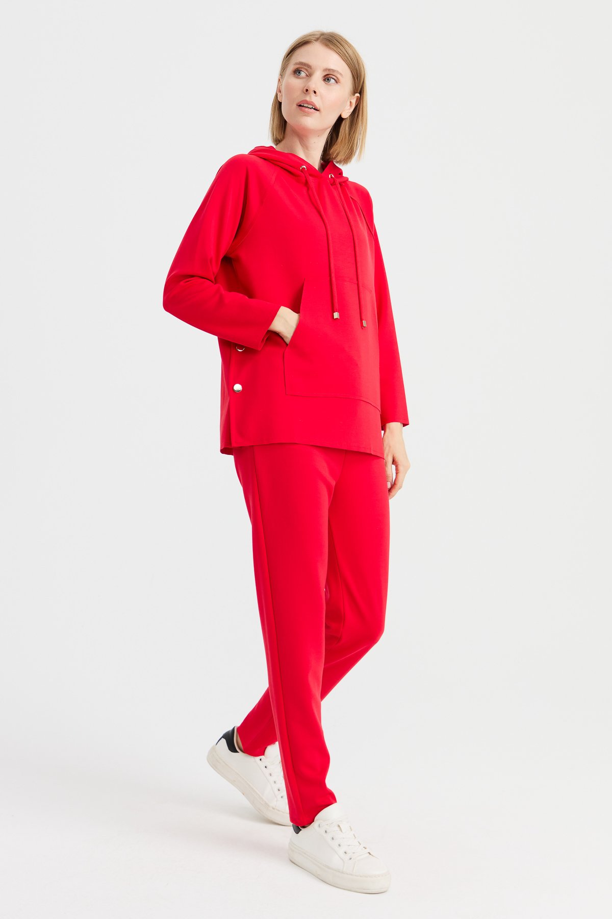 KMK23004Kadın Kapüşonlu Yanı Çıtçıtlı Cepli Sweat Kırmızı