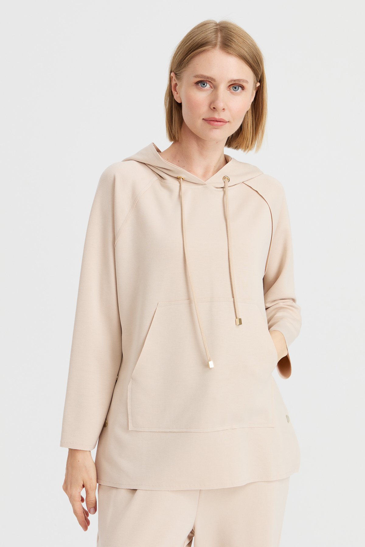 KMK23004Kadın Kapüşonlu Yanı Çıtçıtlı Cepli Sweat Bej