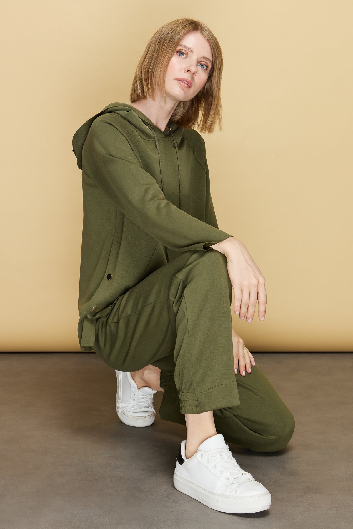 KMK23004Kadın Kapüşonlu Yanı Çıtçıtlı Cepli Sweat Haki