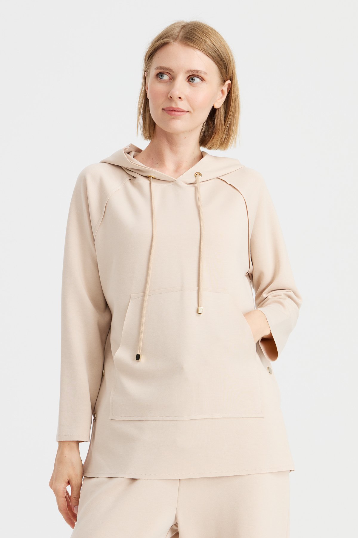 KMK23004Kadın Kapüşonlu Yanı Çıtçıtlı Cepli Sweat Bej