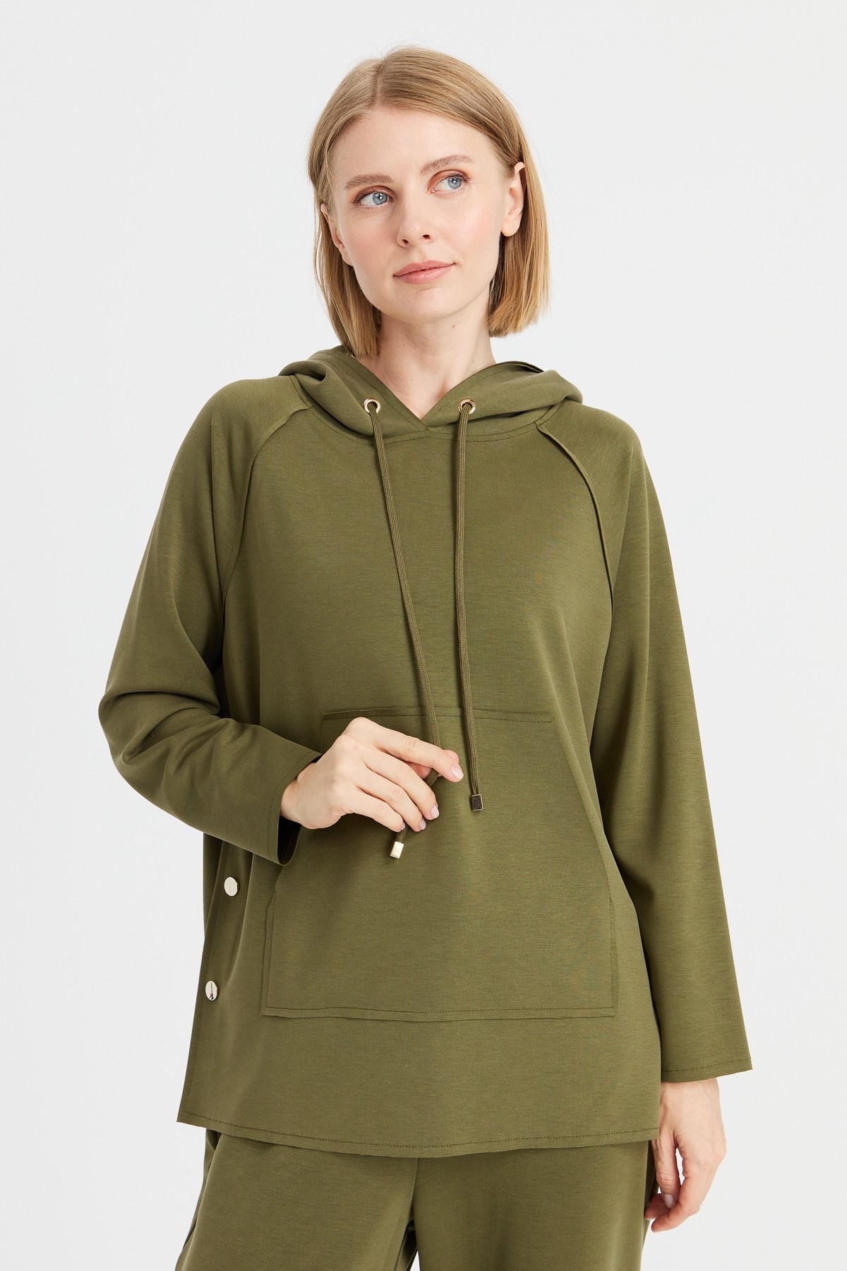 KMK23004Kadın Kapüşonlu Yanı Çıtçıtlı Cepli Sweat Haki