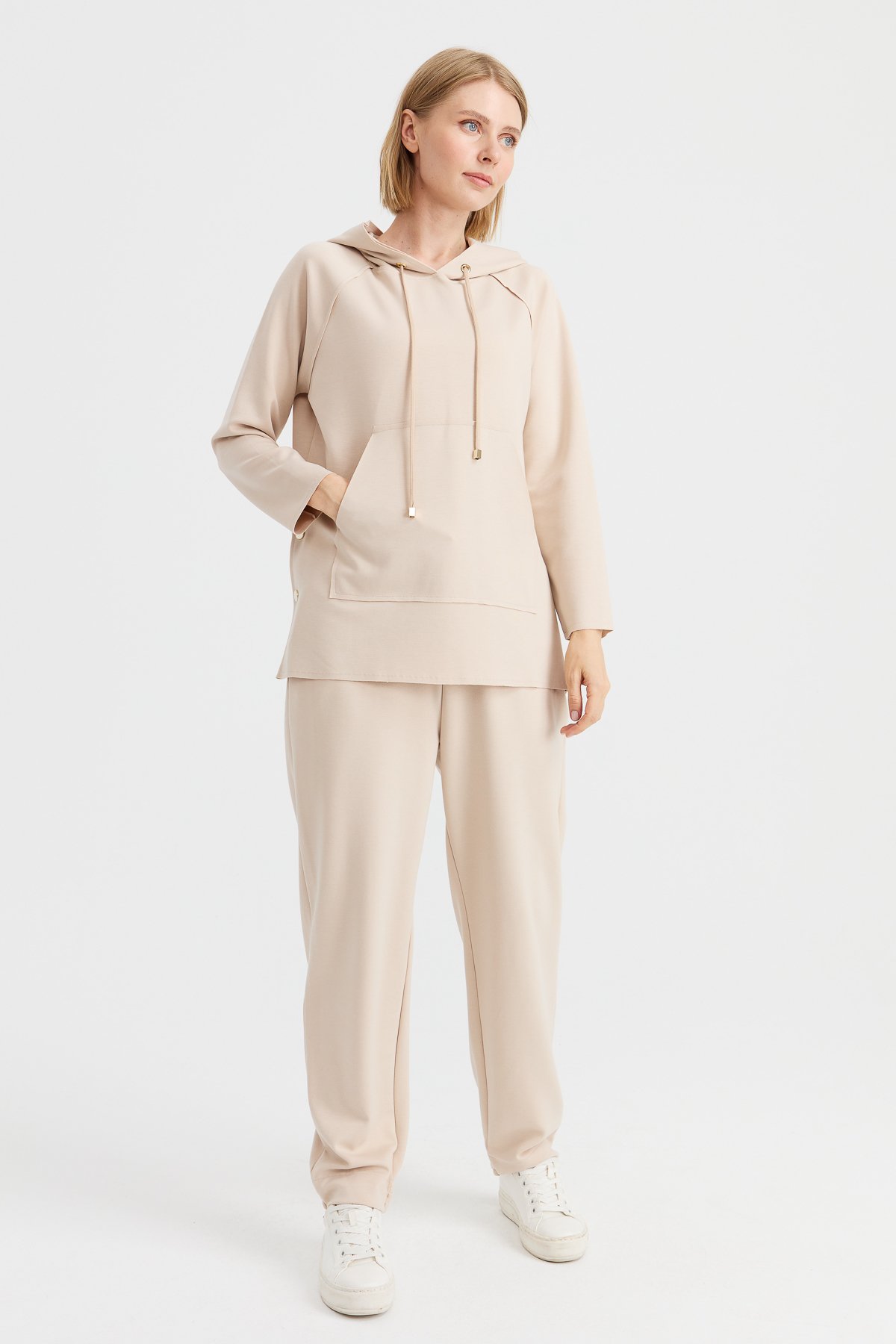 KMK23004Kadın Kapüşonlu Yanı Çıtçıtlı Cepli Sweat Bej
