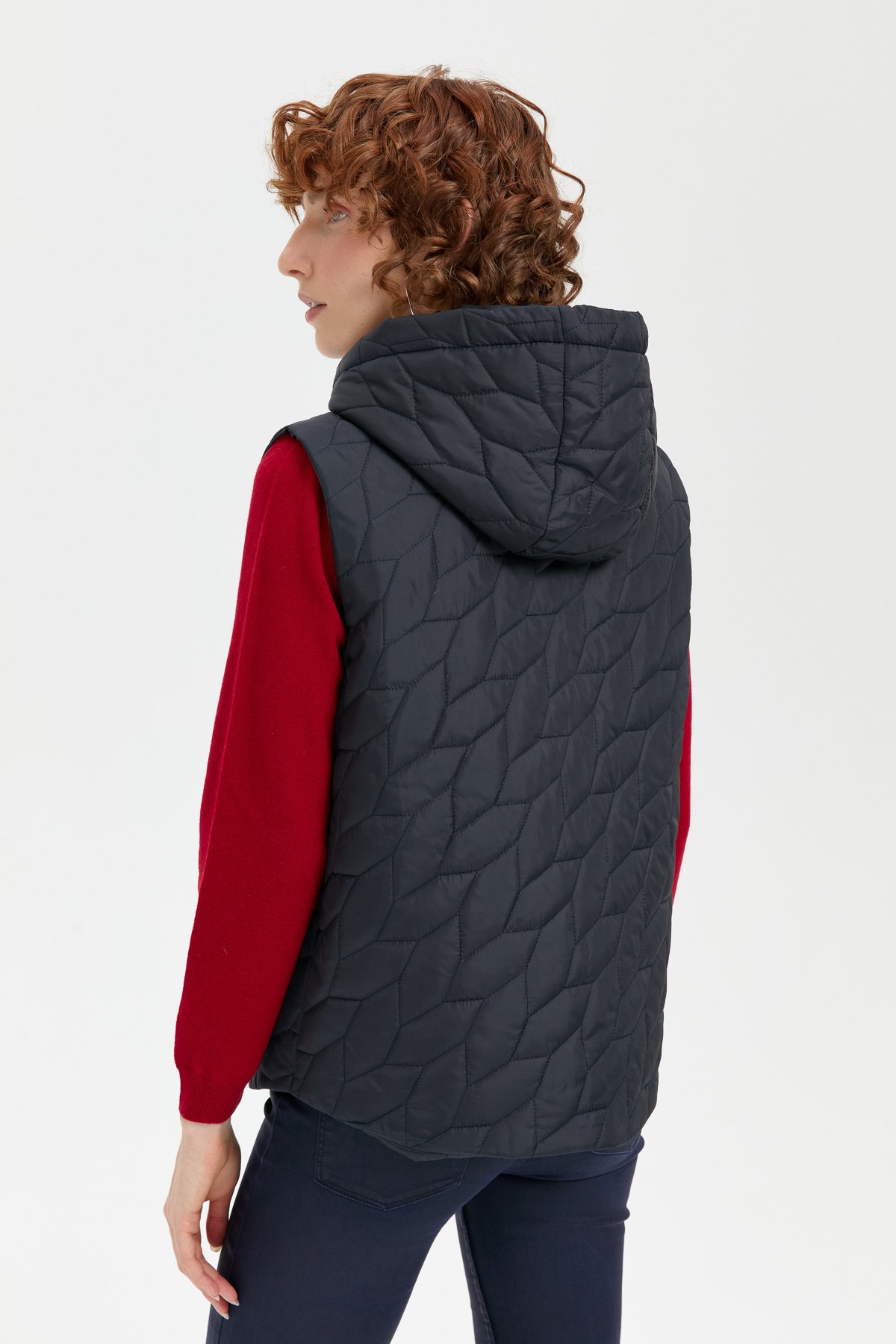 24415Kadın Kapüşonlu Yaprak Desenli Kısa Kapitone Yelek Lacivert