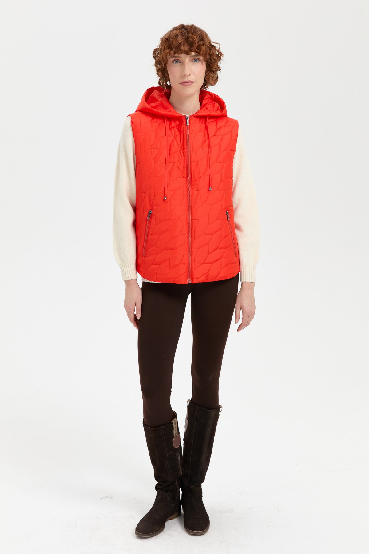 24415Kadın Kapüşonlu Yaprak Desenli Kısa Kapitone Yelek Oranj