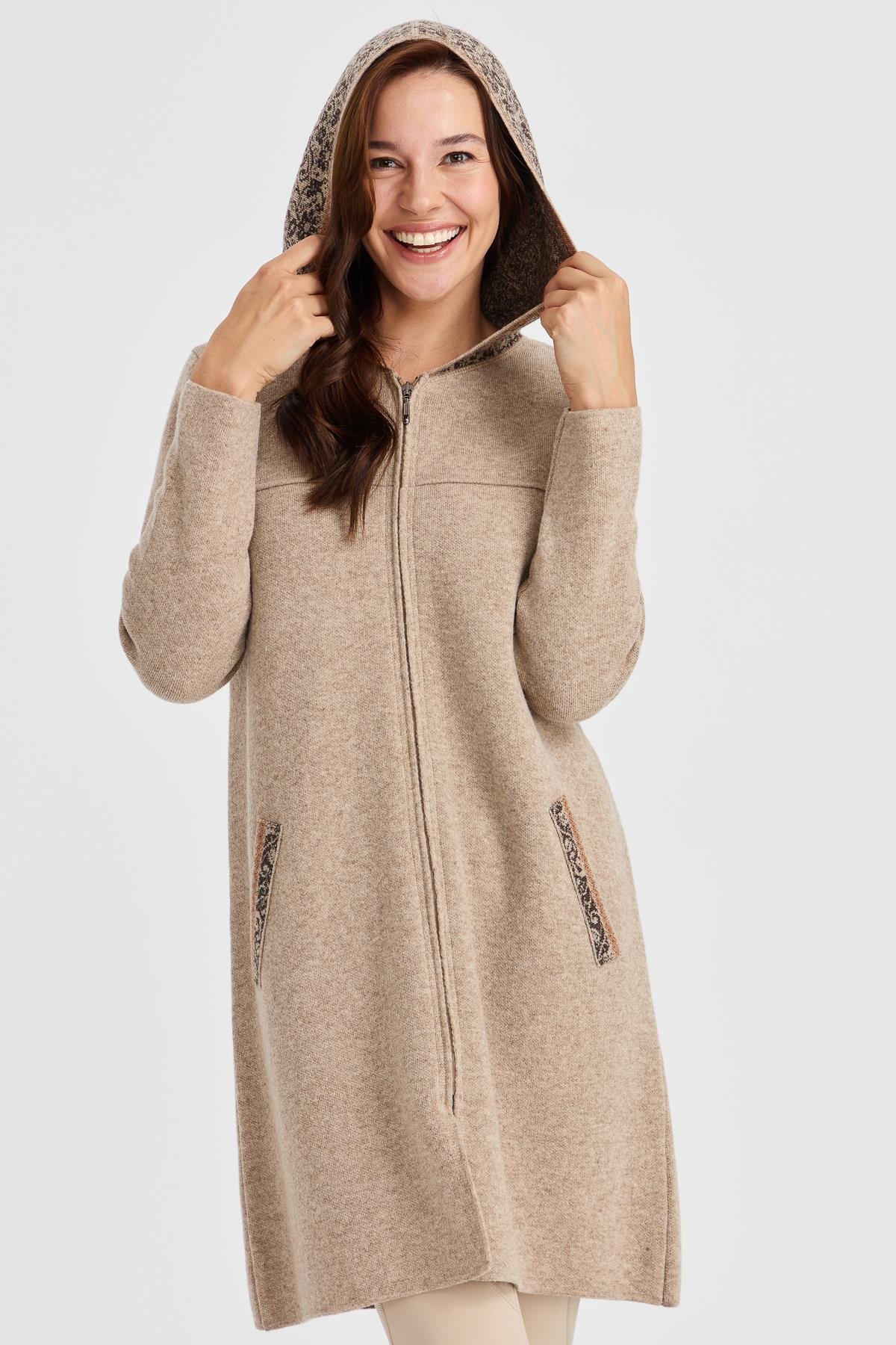 22156Kadın Kapüşonlu Yün Kaban K.Bej