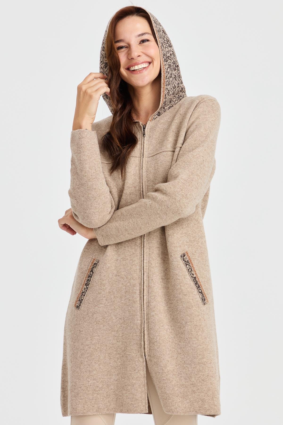 22156Kadın Kapüşonlu Yün Kaban K.Bej
