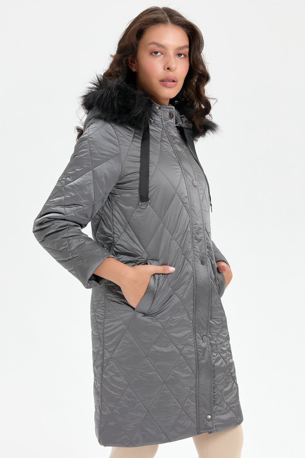 24410Kadın Kapüşonu Kürklü Baklava Desenli Kapitone Kaban Gri