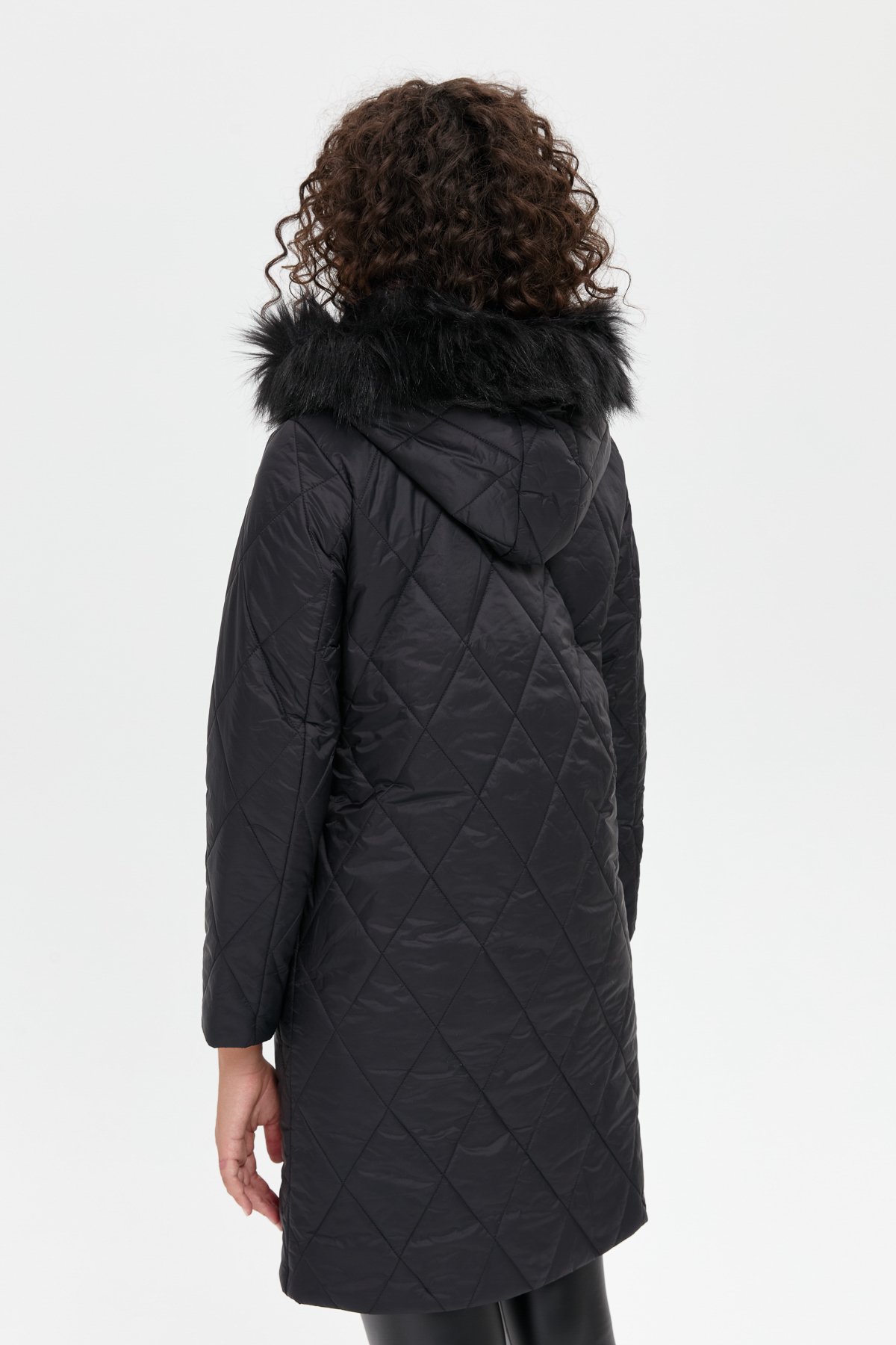 24410Kadın Kapüşonu Kürklü Baklava Desenli Kapitone Kaban Siyah