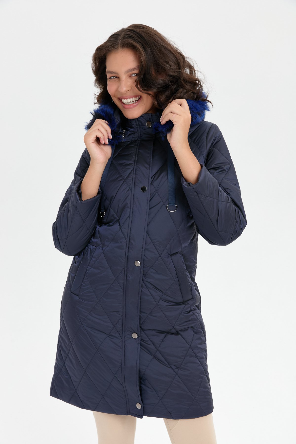 24410Kadın Kapüşonu Kürklü Baklava Desenli Kapitone Kaban Lacivert
