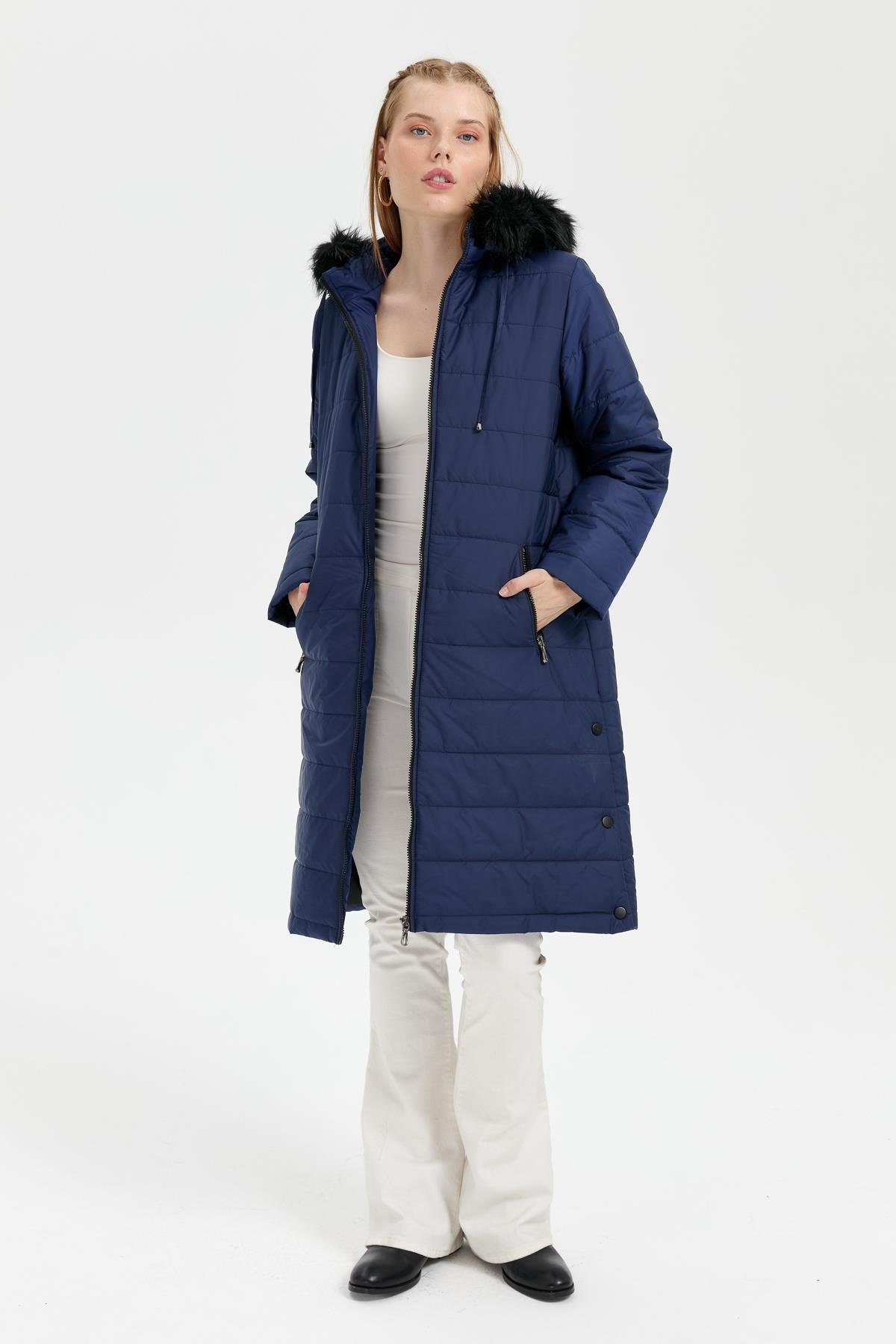 23404Kadın Kapüşonu Kürklü Uzun Kapitone Kaban Lacivert