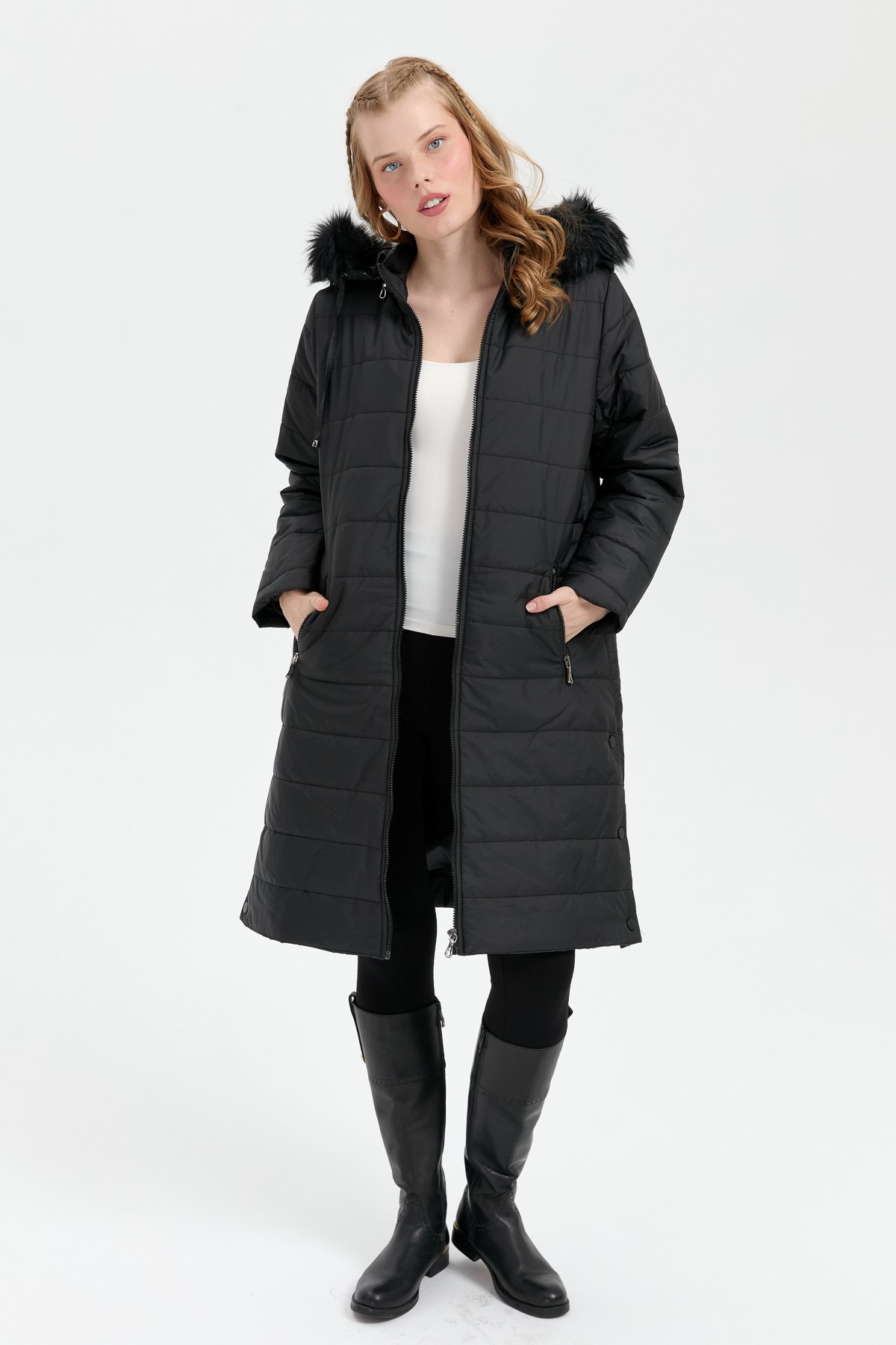 23404Kadın Kapüşonu Kürklü Uzun Kapitone Kaban Siyah