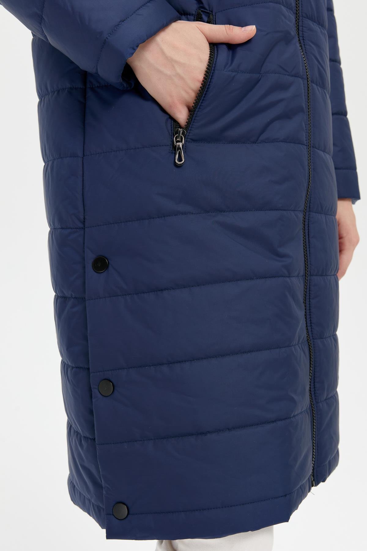 23404Kadın Kapüşonu Kürklü Uzun Kapitone Kaban Lacivert