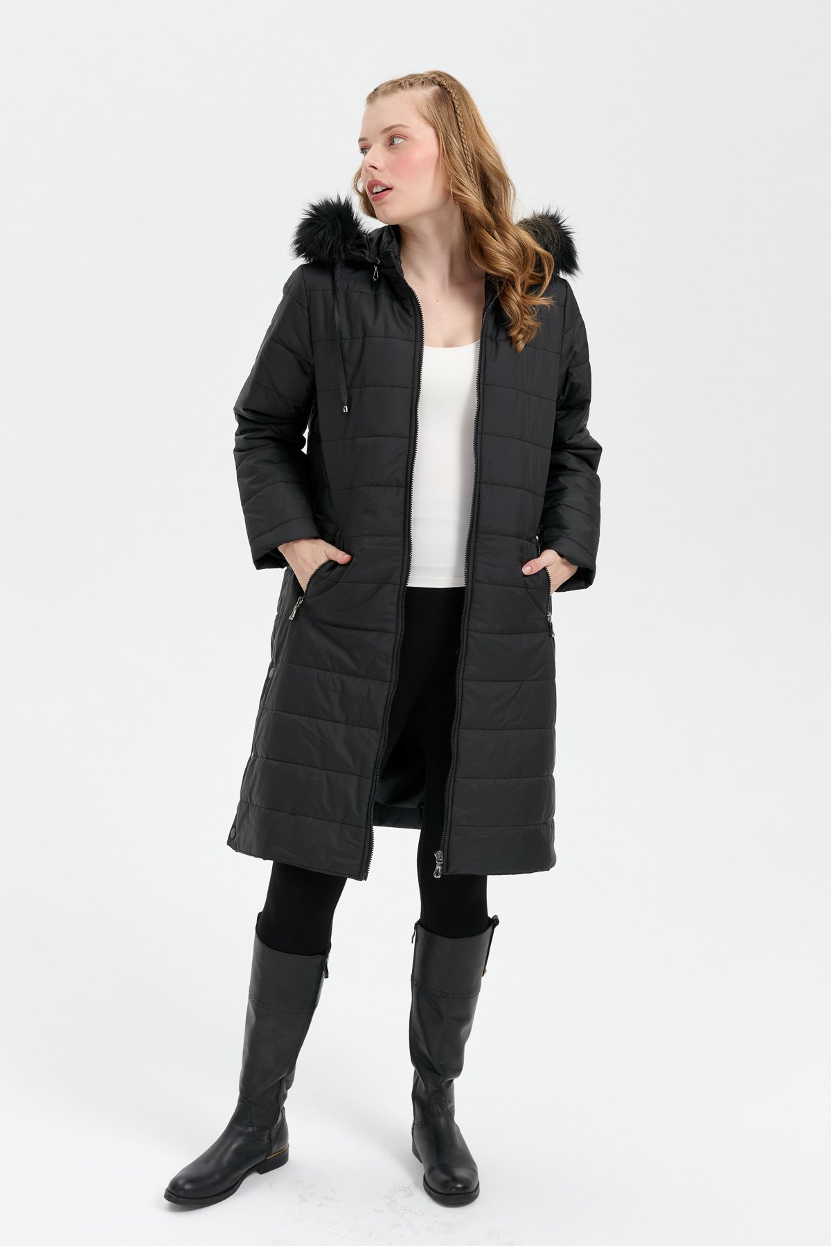 23404Kadın Kapüşonu Kürklü Uzun Kapitone Kaban Siyah