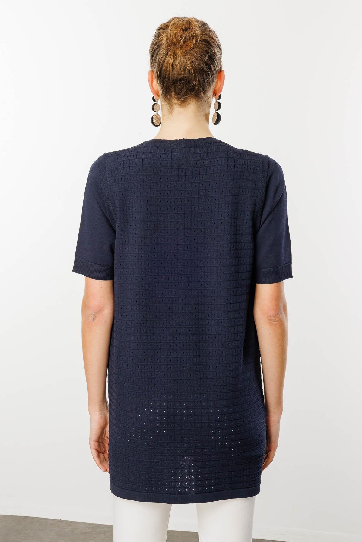 25354Kadın Kare Örgülü Uzun Triko Yelek Lacivert