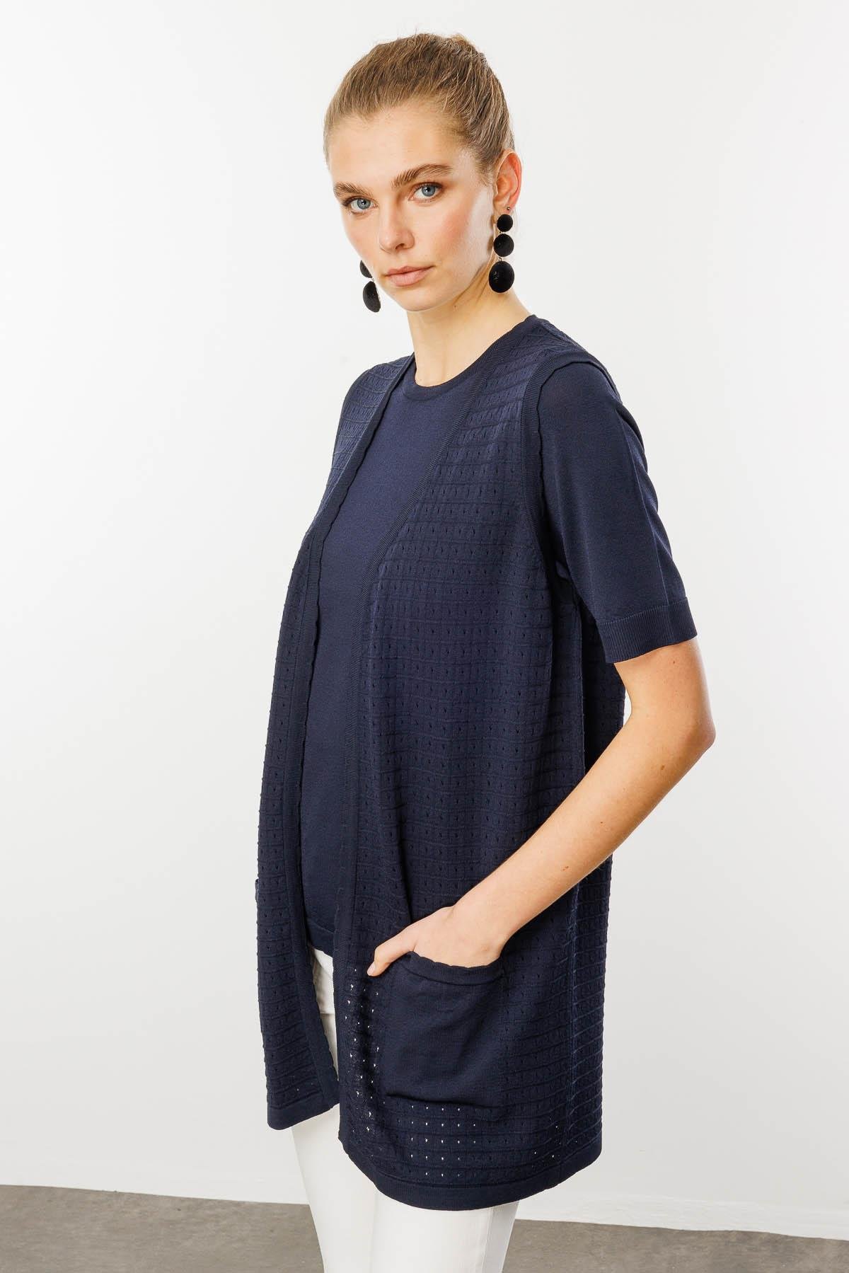 25354Kadın Kare Örgülü Uzun Triko Yelek Lacivert