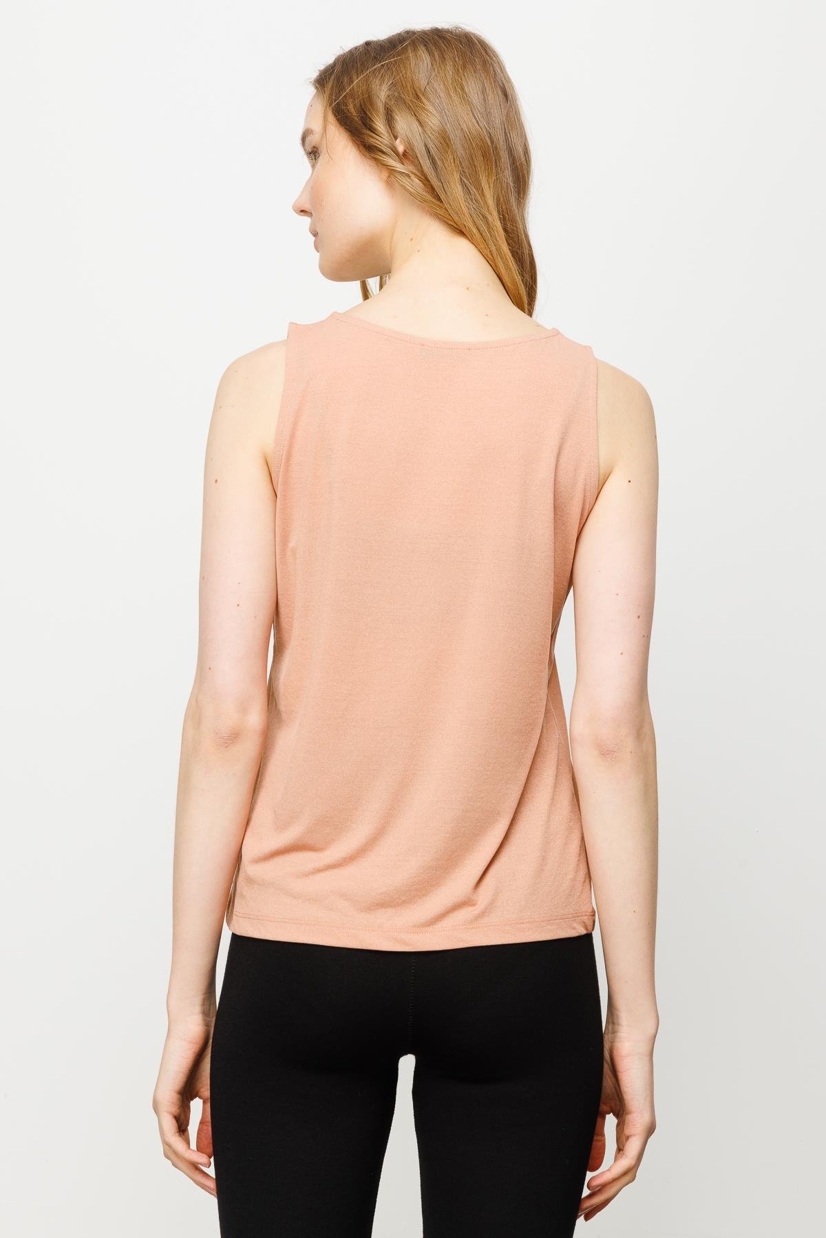 23776Kadın Kare Yaka Askılı T-shirt Pudra