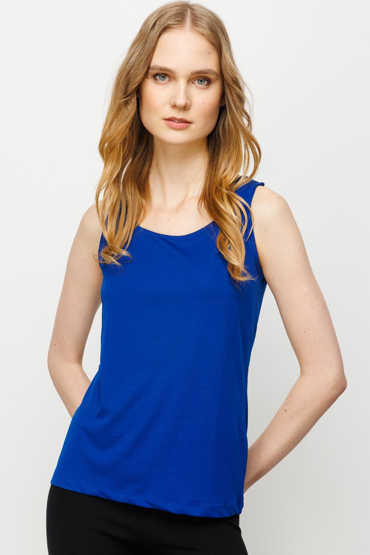 23776Kadın Kare Yaka Askılı T-shirt Saks