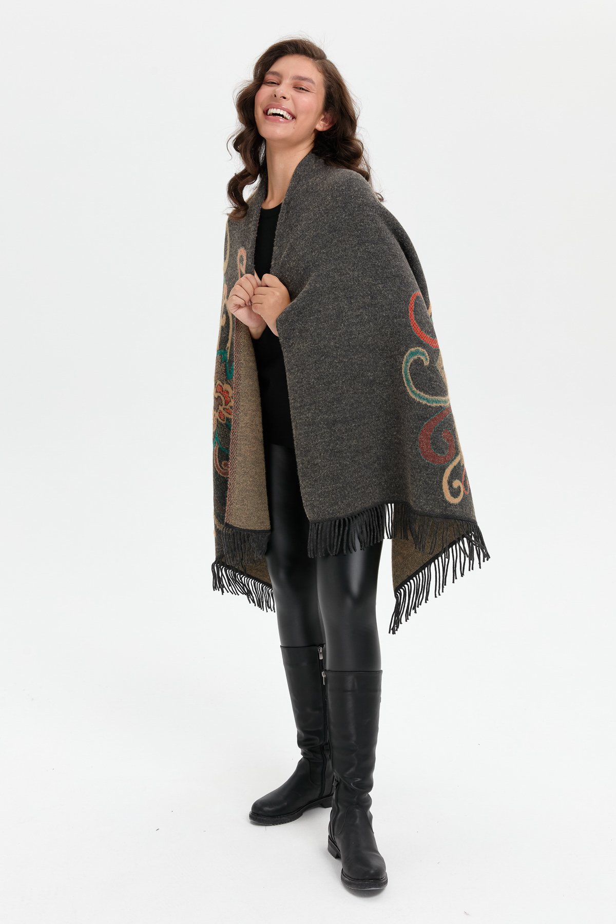 24029Kadın Karışık Büyük Çiçek Desenli Battal Boy Şal K.Füme